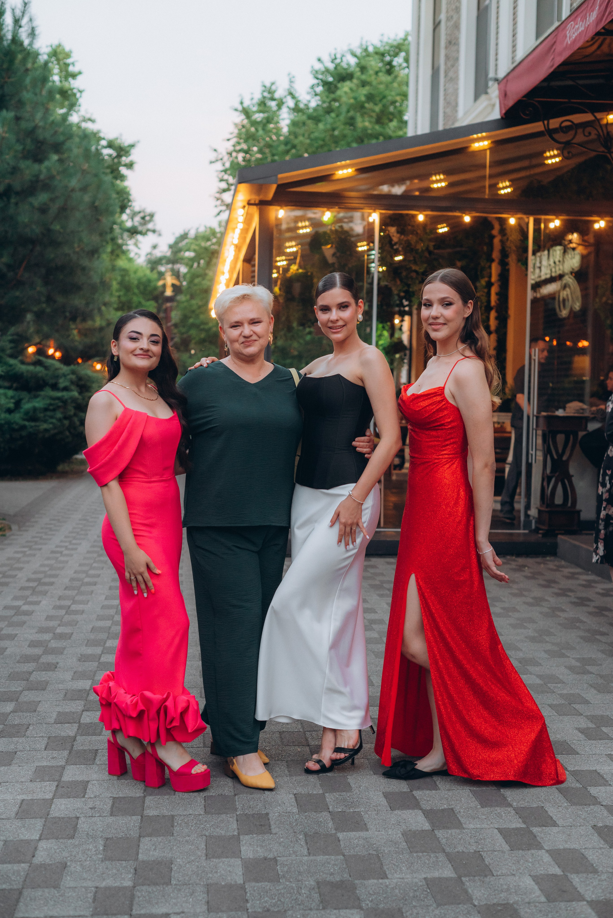 Выпускной 9-11классы. Выпускные книги Анапа Новороссийск Краснодар