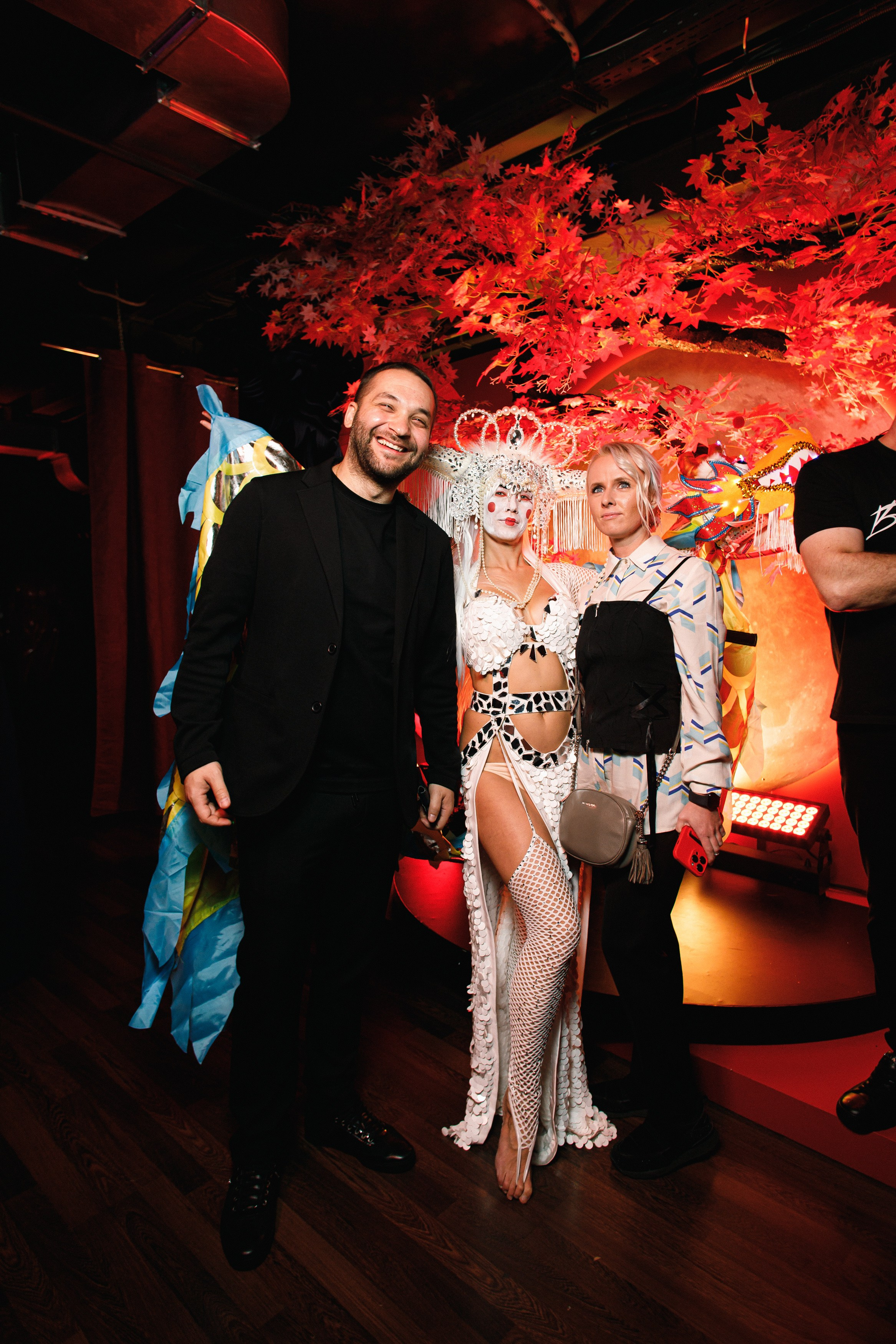 ILLEGAL FRIENDS | ASIA. СВОИ. ФОТООТЧЕТЫ-СОБЫТИЯ-МЕСТА