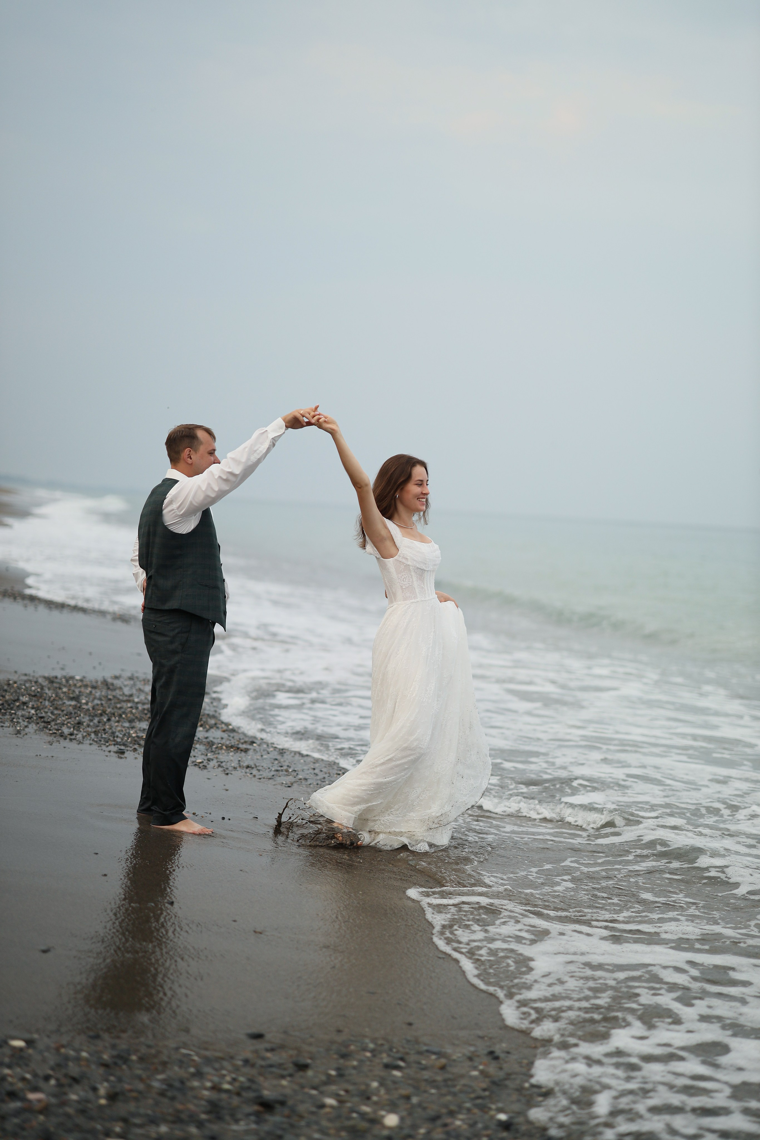 Свадебное Love — story на пляже Абхазии. Свадебный и семейный фотограф в Абхазии Жанна Соснина