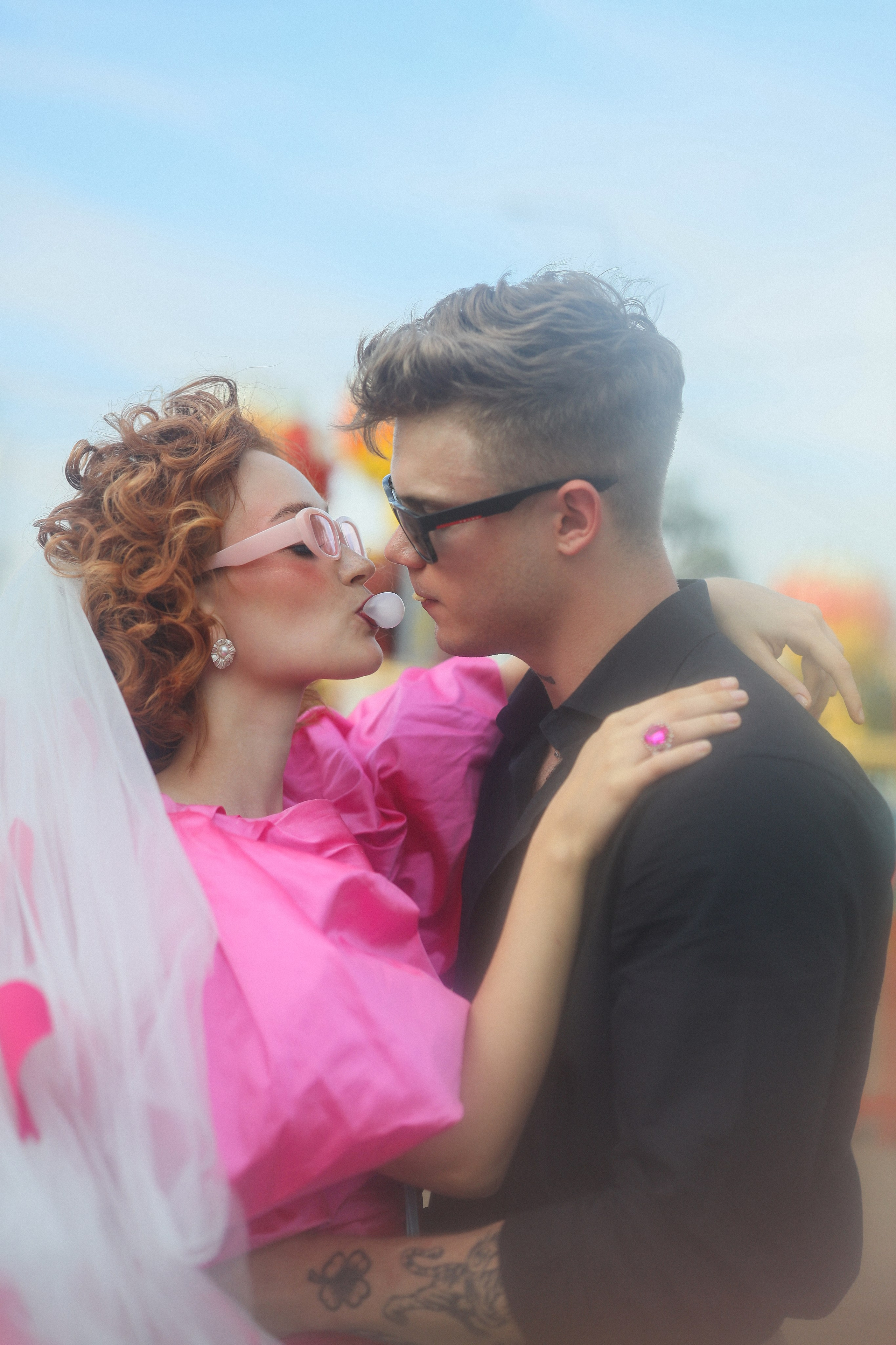 Свадебная фотосессия в парке аттракционов. Свадебный и семейный фотограф в Абхазии Жанна Соснина