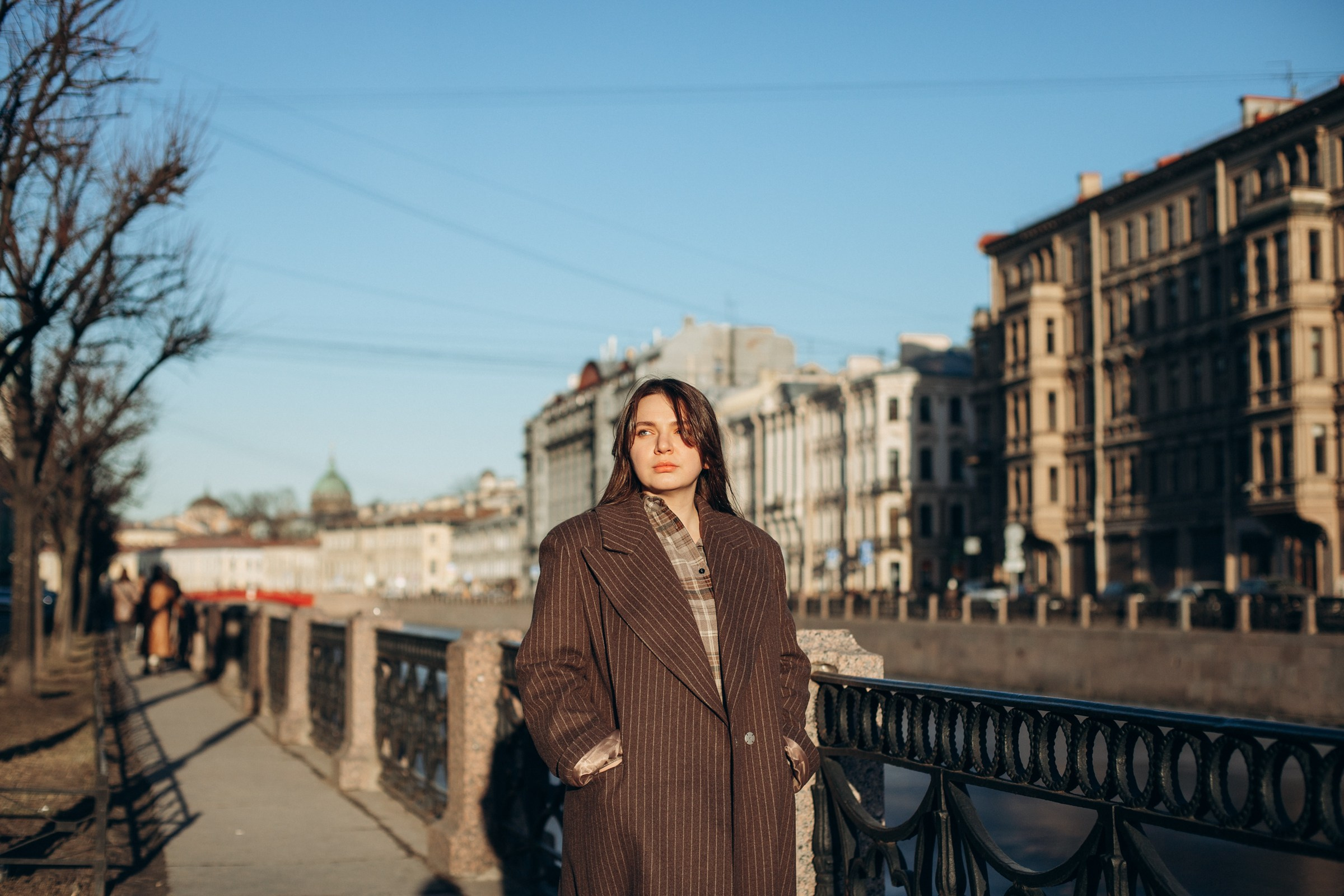 Виктория в марте. Фотопрогулка в Петербурге. Индивидуальный и семейный фотограф в Санкт-Петербурге