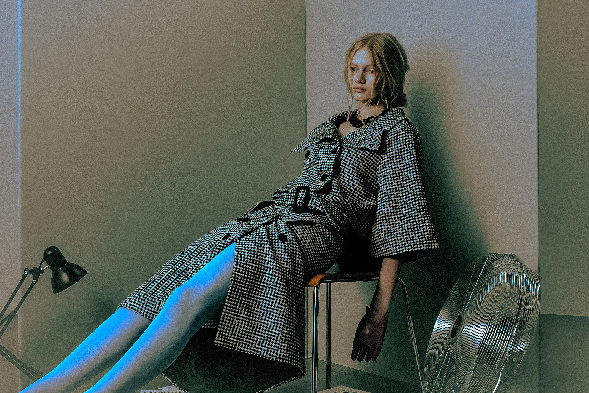 BEAUTY & FASHION. Retouch, post-production, color grading for stills