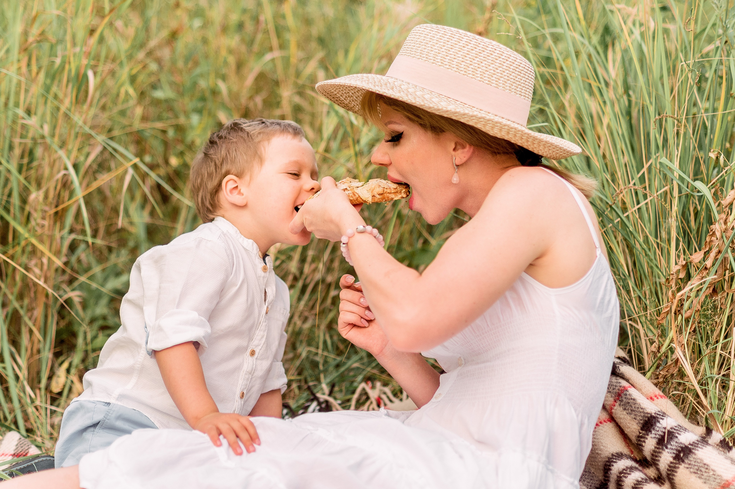 В поле. Фотограф Юлия Попова