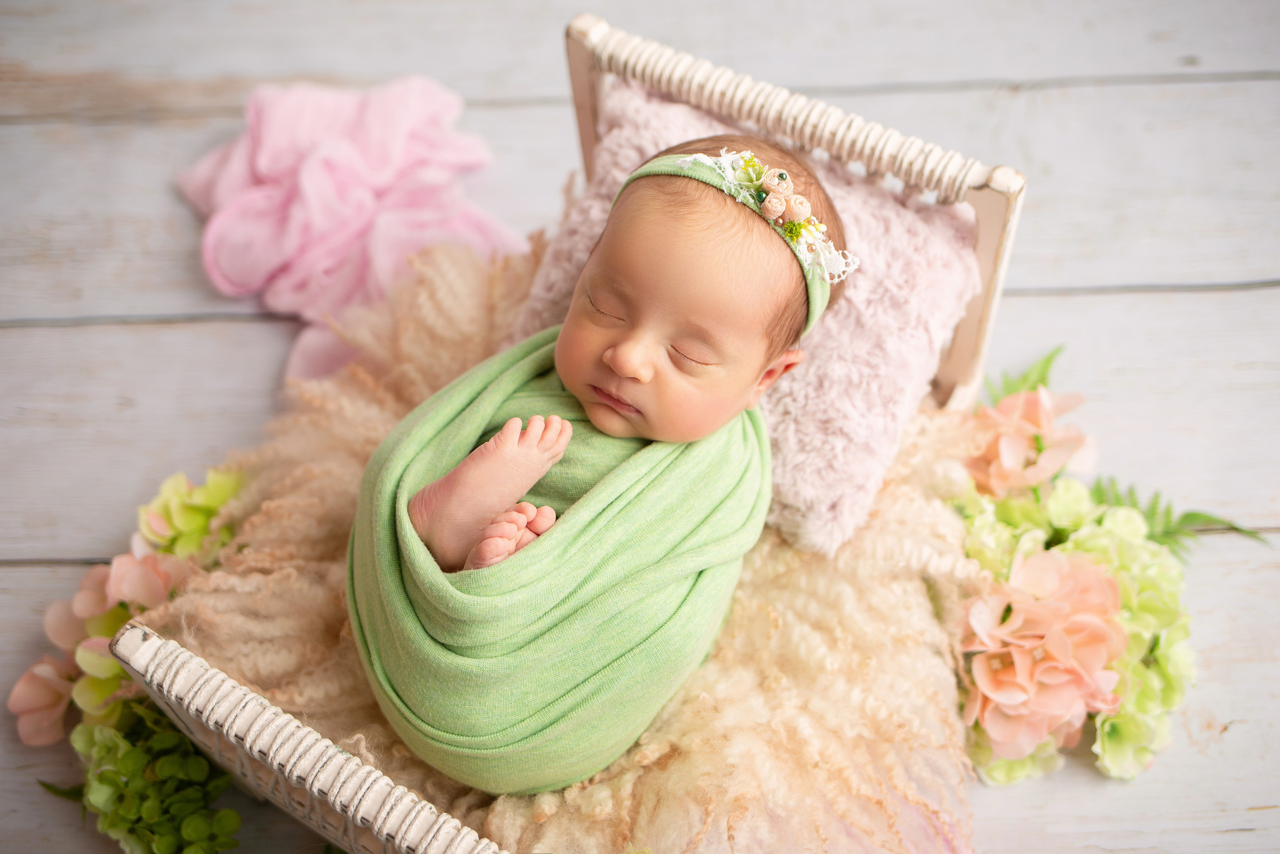 Ньюборн девочки. Фотограф новорожденных, семейный, детский фотограф в Москве и Московской области