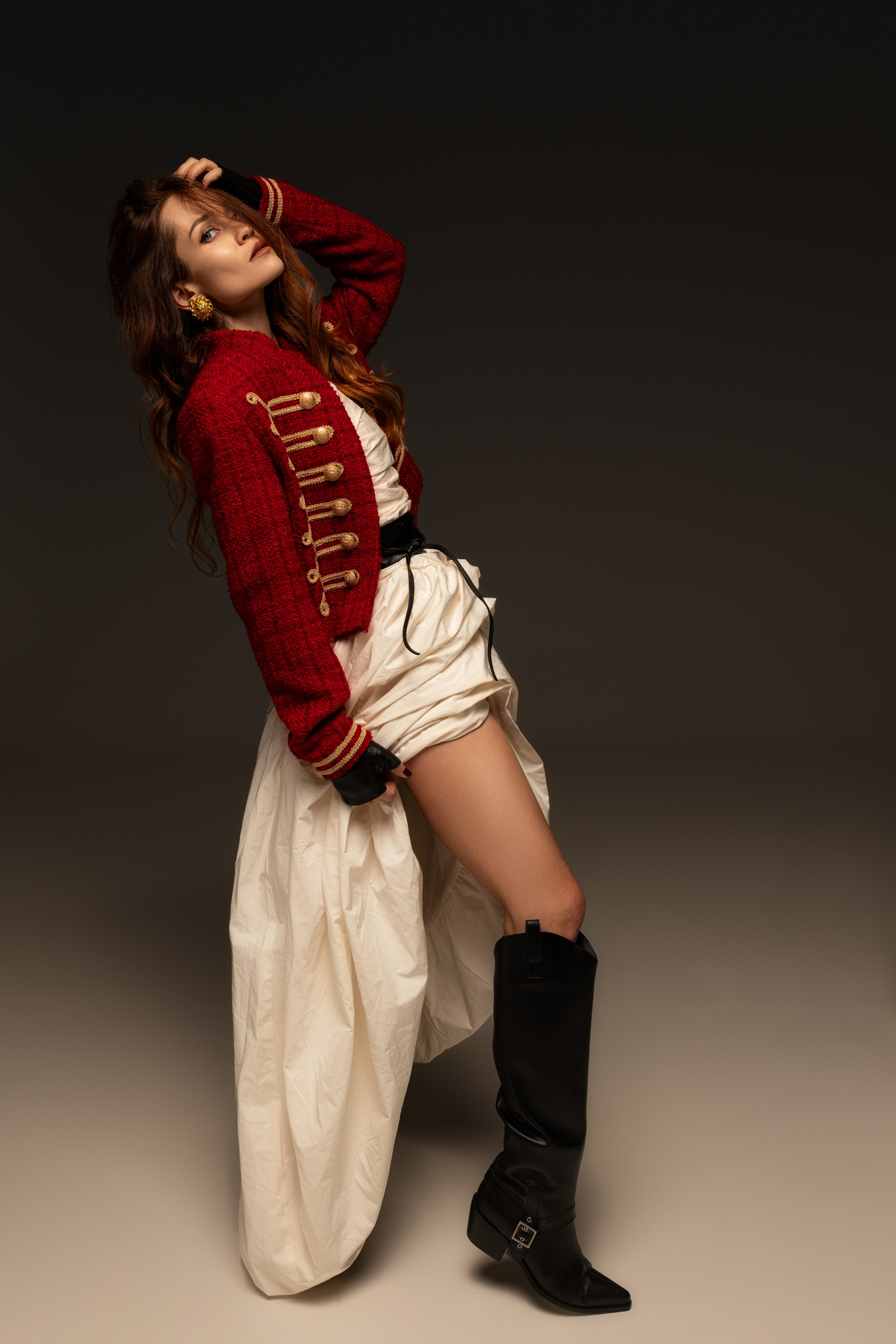 Студийная съемка с Еленой на циклораме с импульсным светом в формате для «себя». Дмитрий Шульгин, портретный фотограф в Воронеже