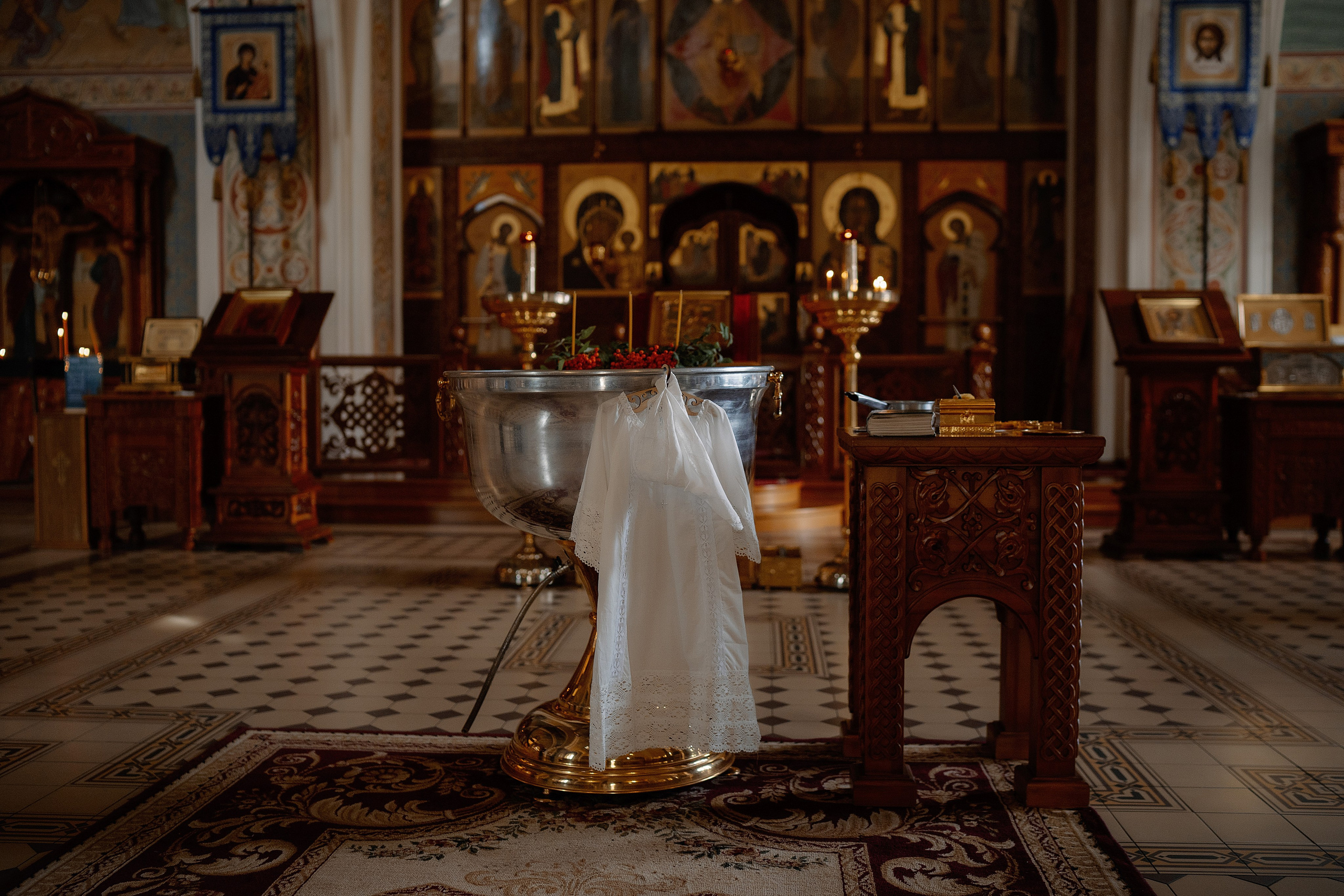 Крещение Эммы. Фотограф на Крещение и Венчание в Красноярске Рамазанова Юлия