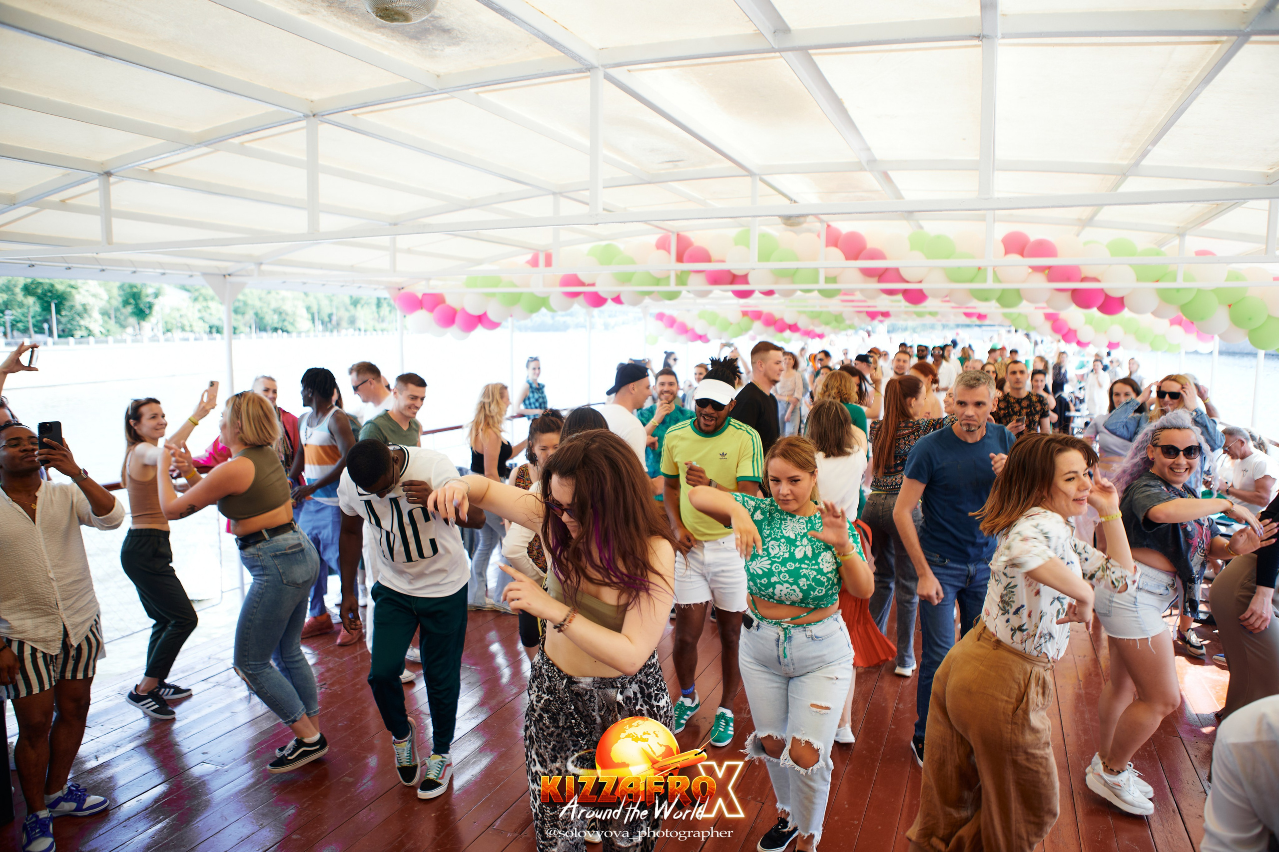 Boat party. Свадебный фотограф