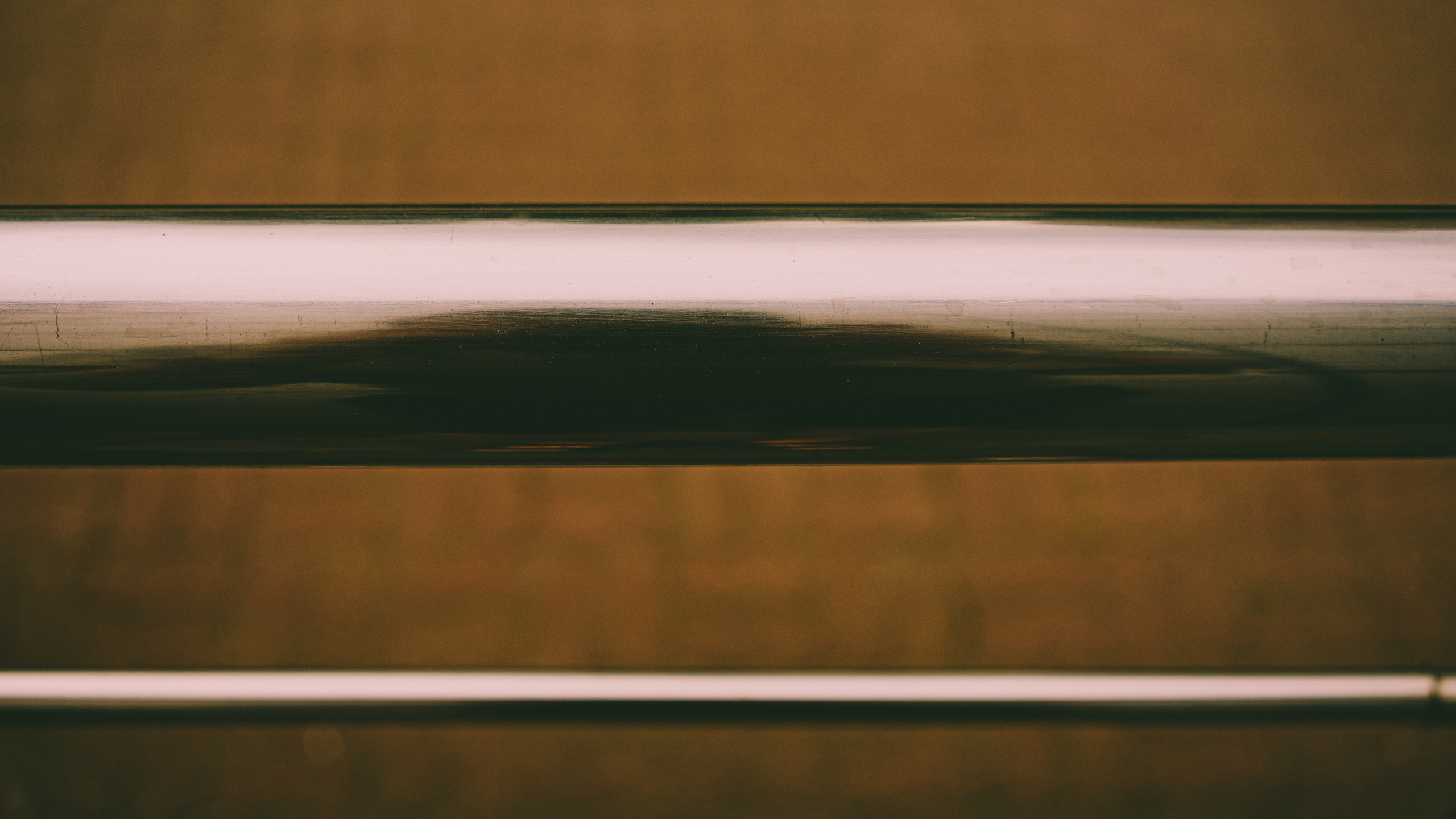 шоколадный цвет серебрянная полоса минимализм