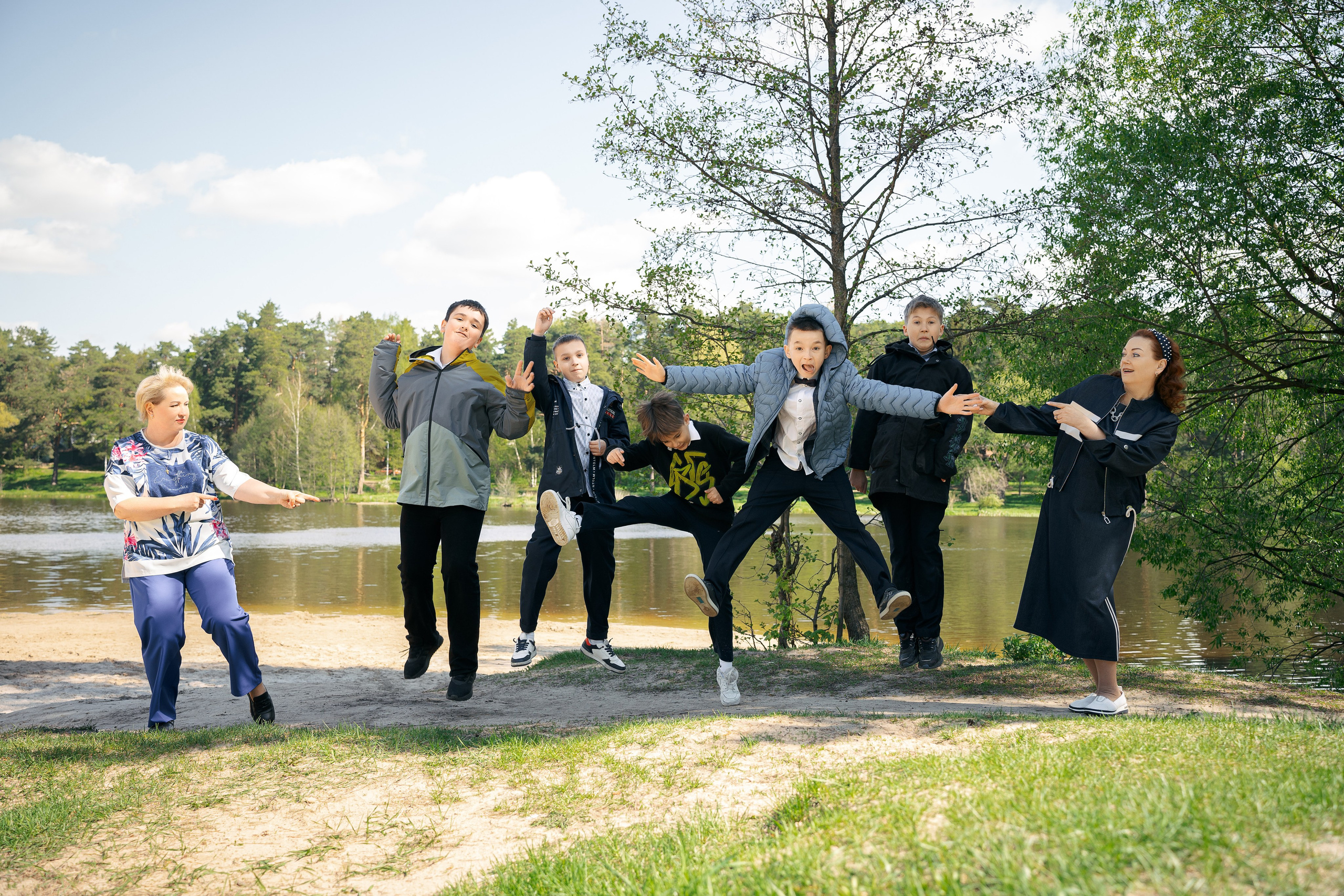 Прогулки в школьном дворе. Фотограф Казакова Анастасия