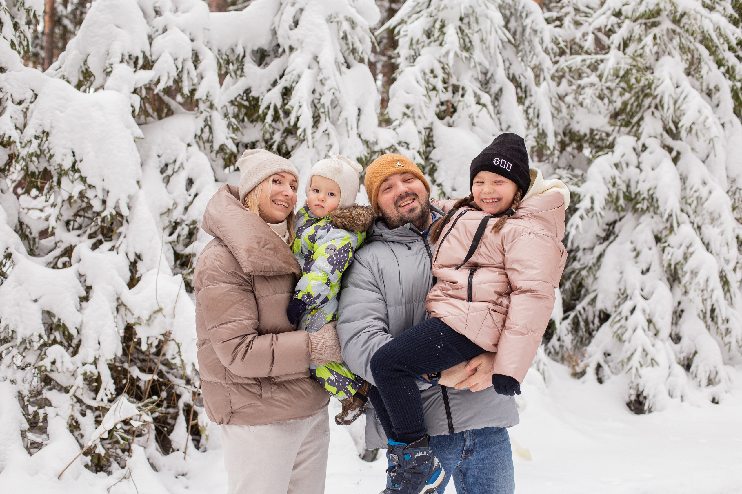 Зимняя фотопрогулка в Изумрудном. Fotograf u Crnoj Gori-porodično fotografisanje sa djecom, lovestory, nekretnine