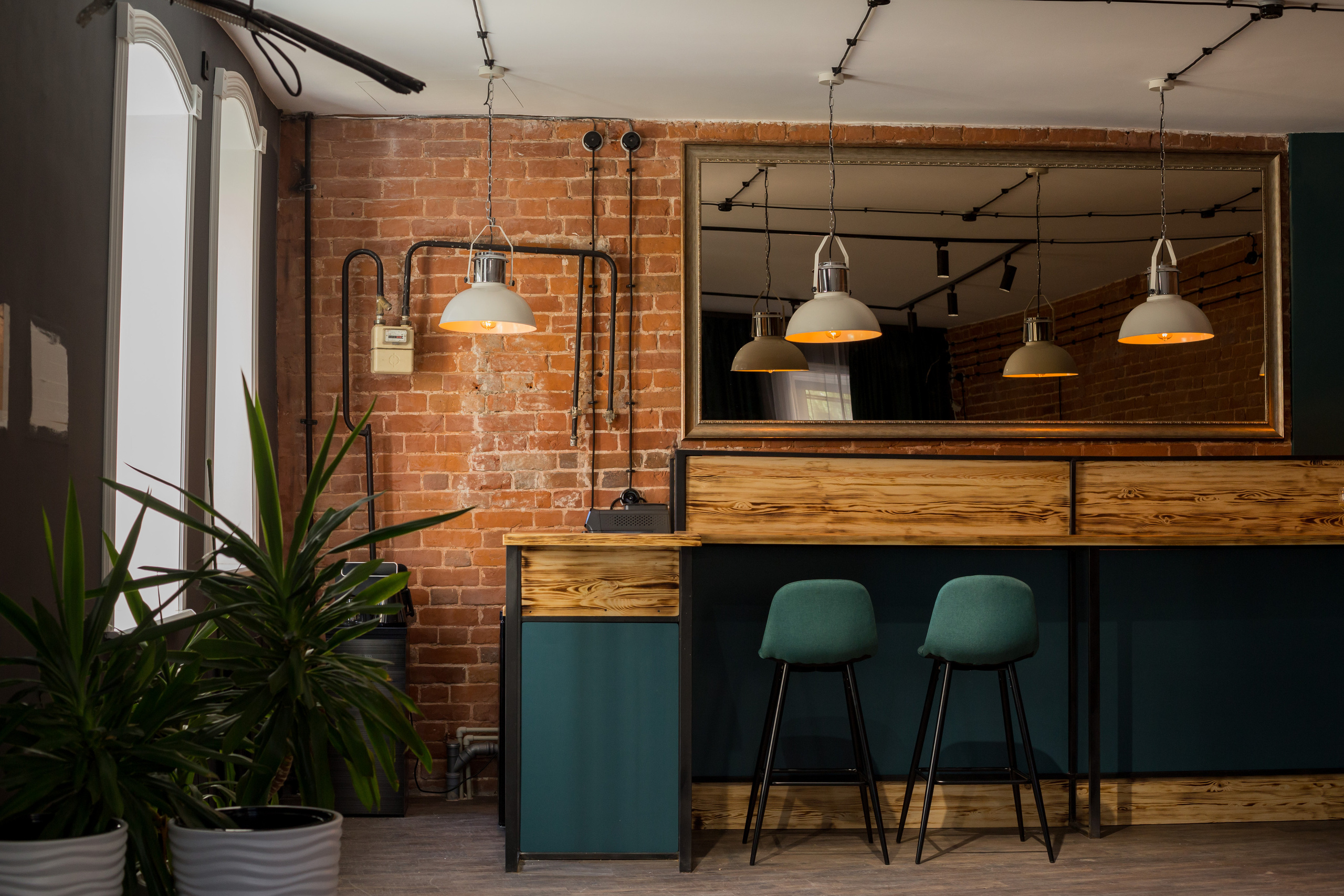 Интерьер офиса. Фотограф в Черногории — семейная фотосессия с детьми, лавстори,