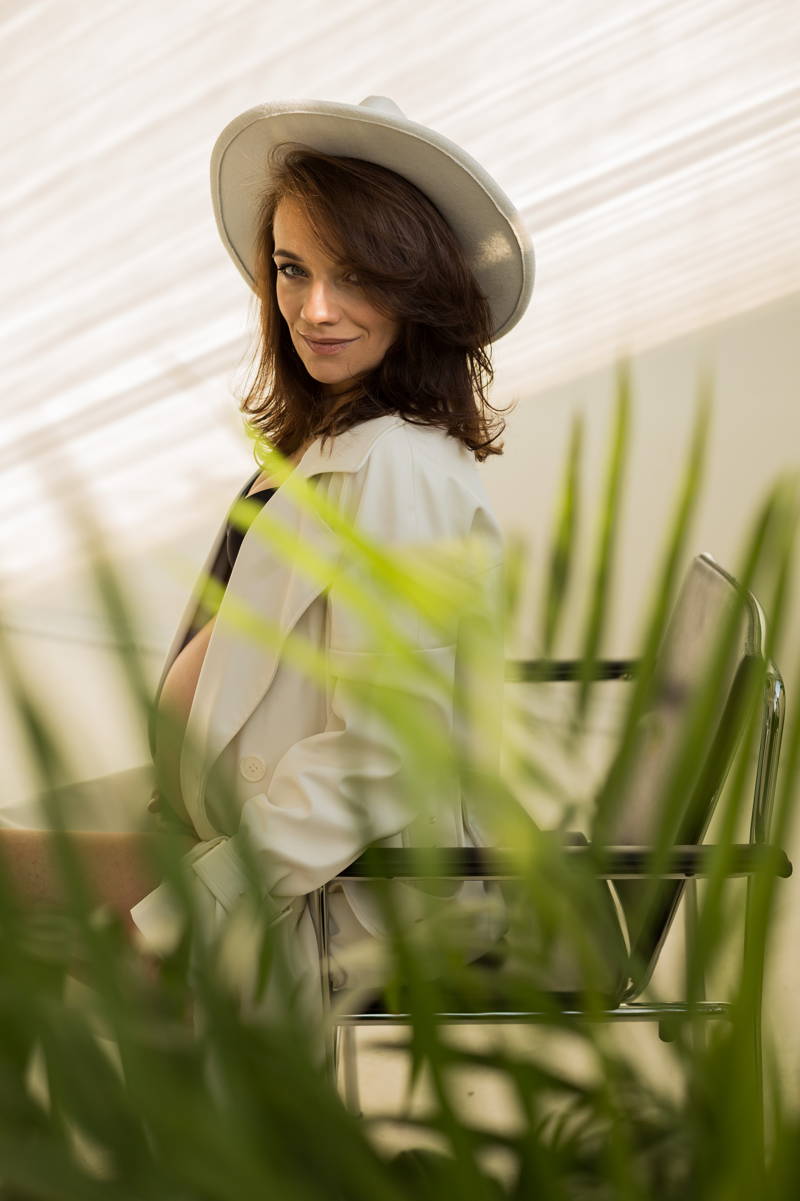 В лучах солнца — фотосессия беременной в студии. Fotograf u Crnoj Gori-porodično fotografisanje sa djecom, lovestory, nekretnine