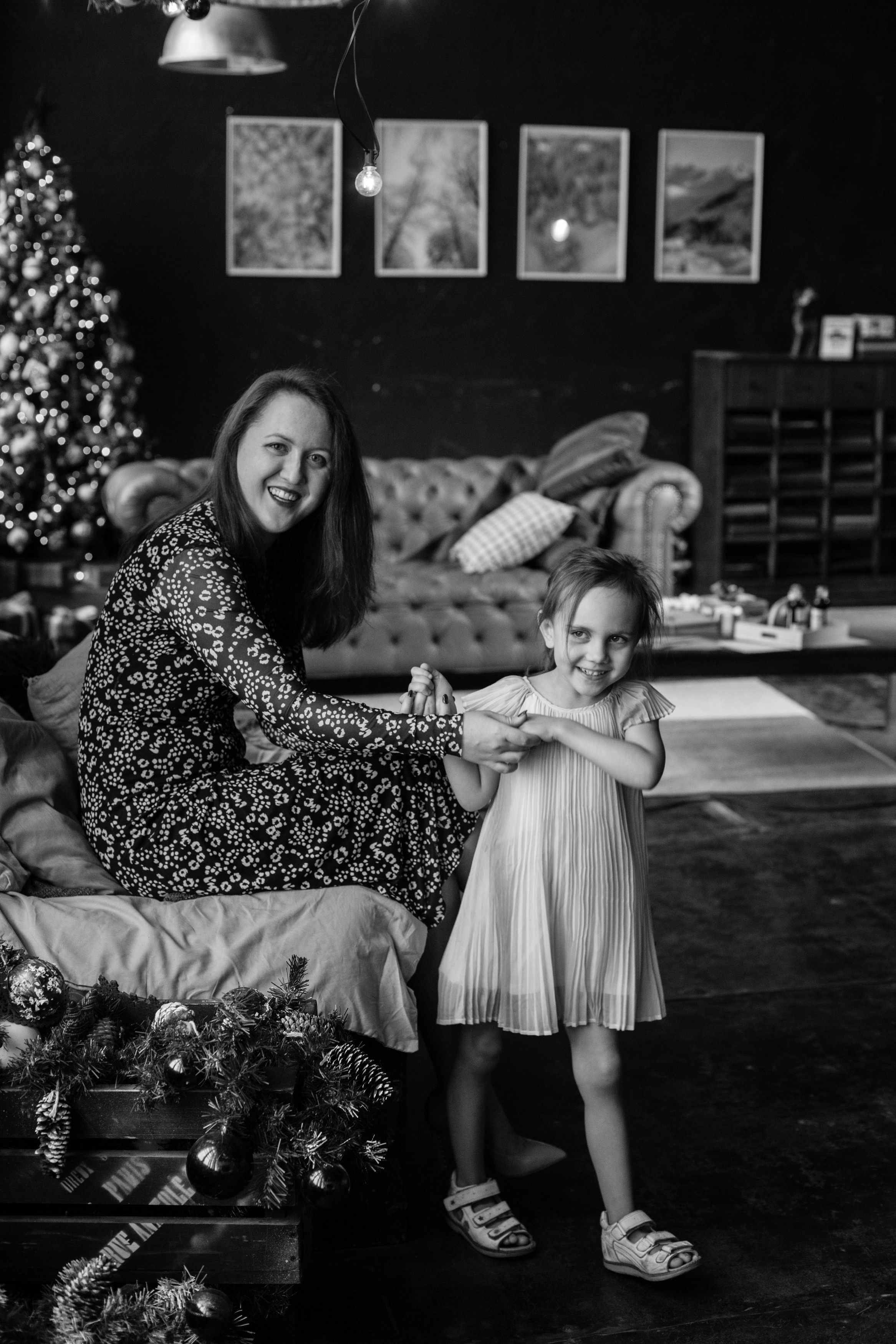 Зимняя фотосессия мамы и дочки в студии. Fotograf u Crnoj Gori-porodično fotografisanje sa djecom, lovestory, nekretnine