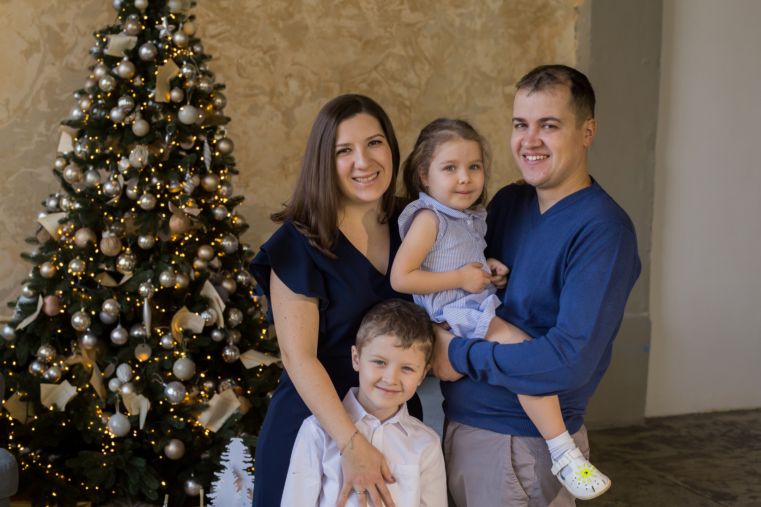 Новогодняя фотосессия в студии. Fotograf u Crnoj Gori-porodično fotografisanje sa djecom, lovestory, nekretnine