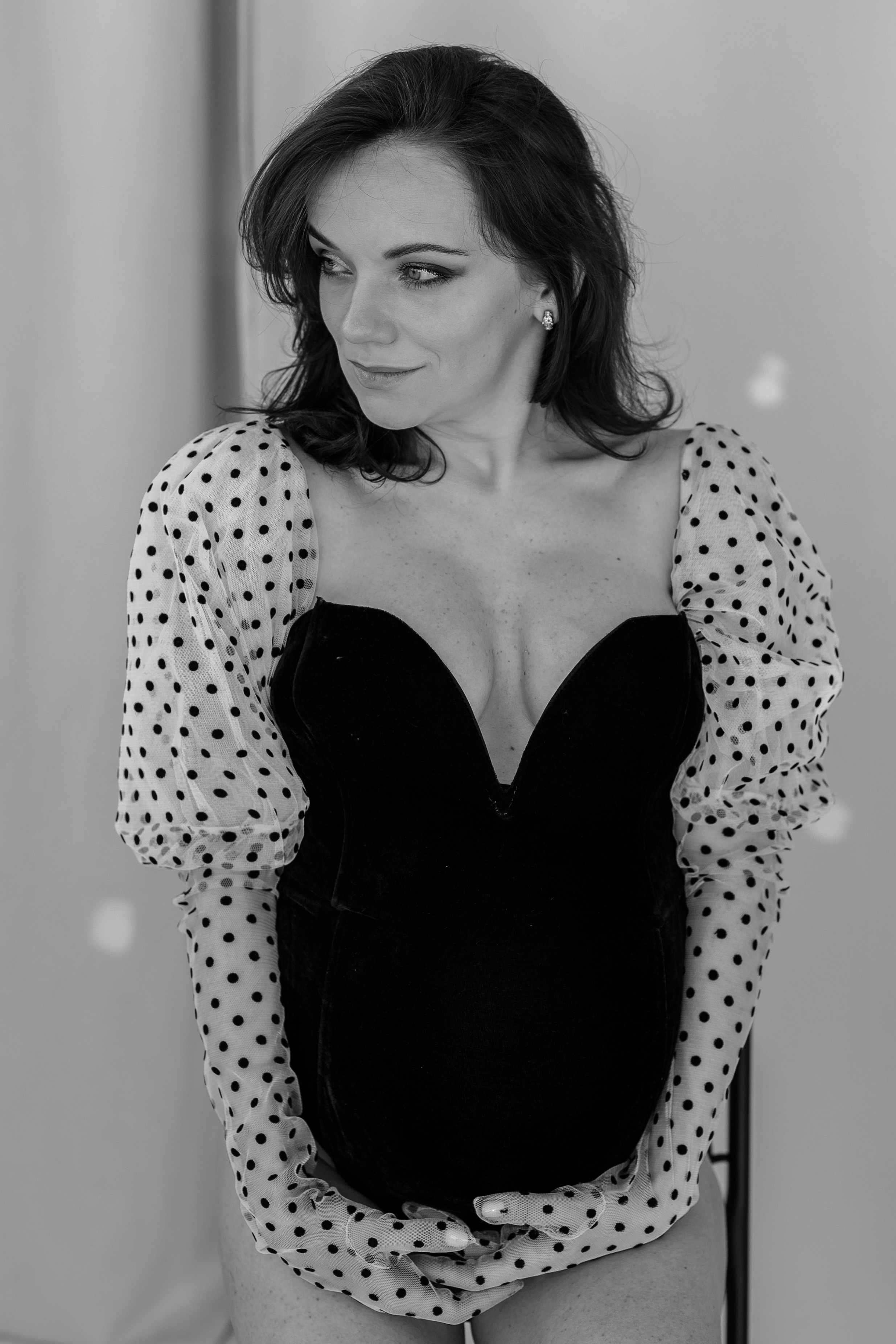 В лучах солнца — фотосессия беременной в студии. Fotograf u Crnoj Gori-porodično fotografisanje sa djecom, lovestory, nekretnine