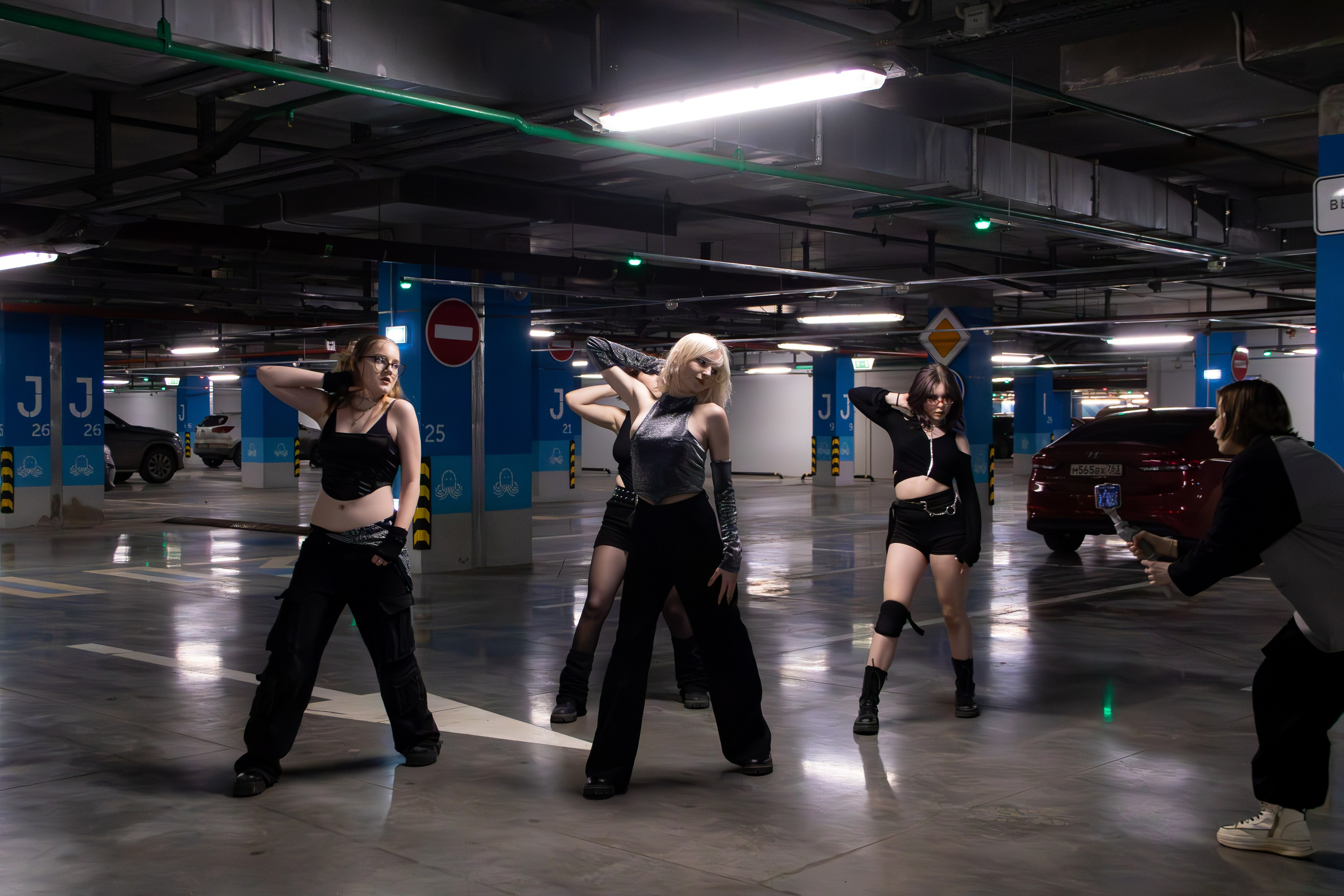 Бэкстейдж съёмок 16.SECTOR Aespa 'Whiplash'. K-pop (и не только) фотограф в Москве Светлана Полякова