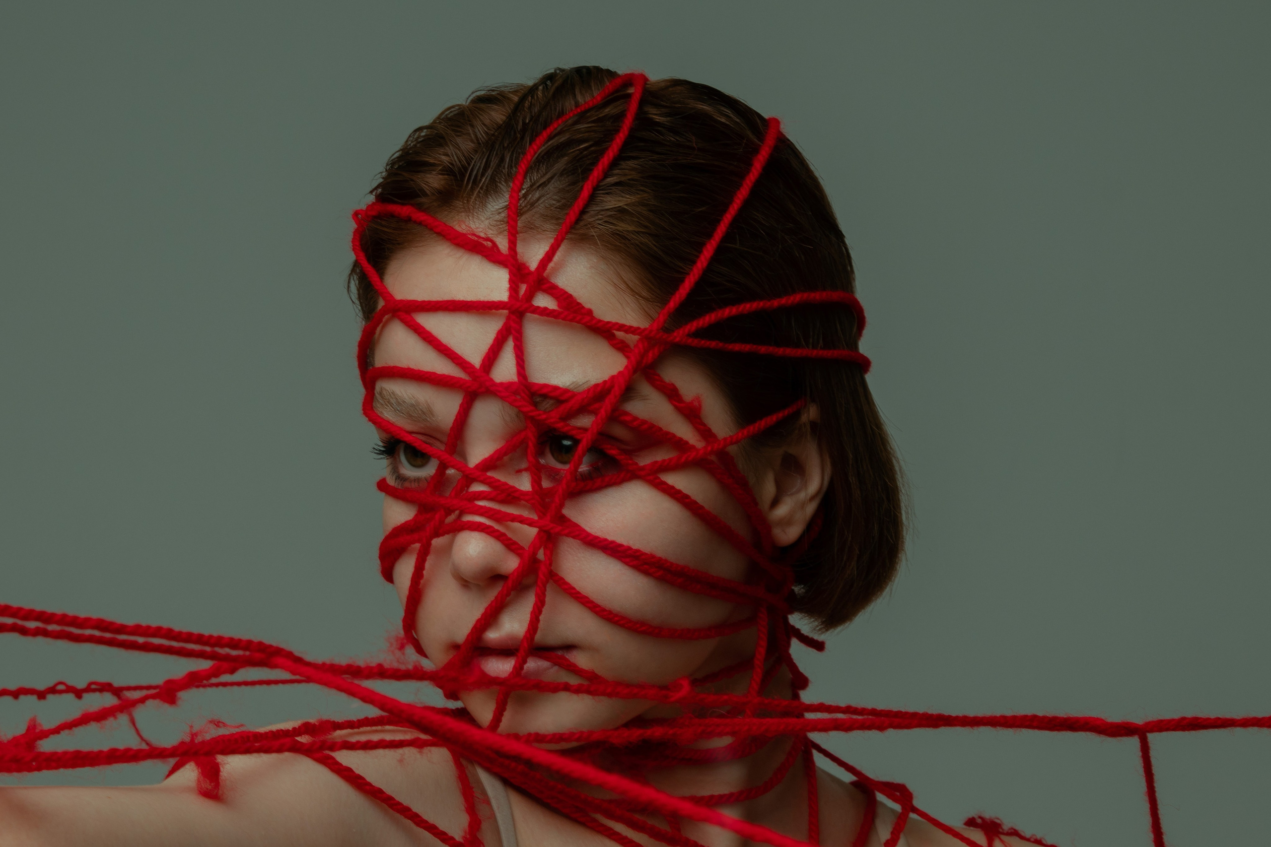 Red threads. Фотограф продюсер съемок Йолдыз Плетнева