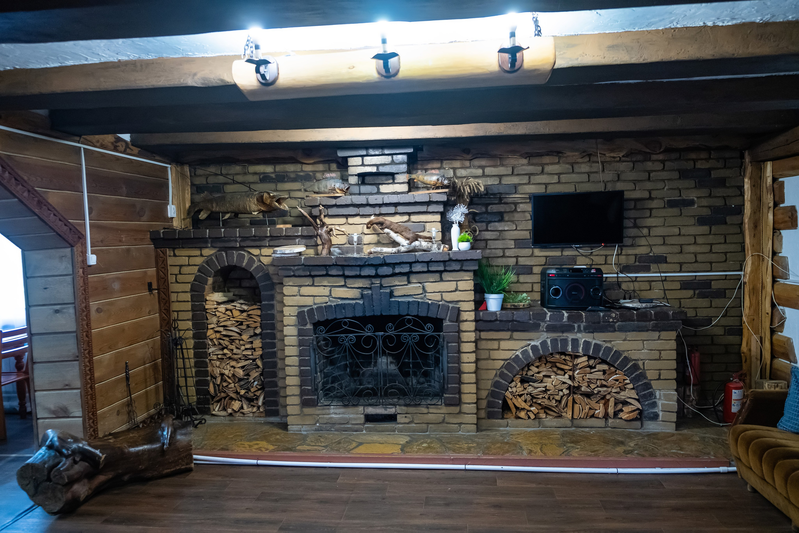 Енисей рыбная заимка рыбалка экскурсии Енисейск Красноярск аренда микроавтобуса трансфер индивидуальный тур фото дегустация рыбных блюд интересные места что посмотреть куда сходить что посетить достопримечательности в Енисейске фототур  цена заказать экскурсию программа маршрут смотровые площадки видовые красивые места путешествие туристический маршрут 