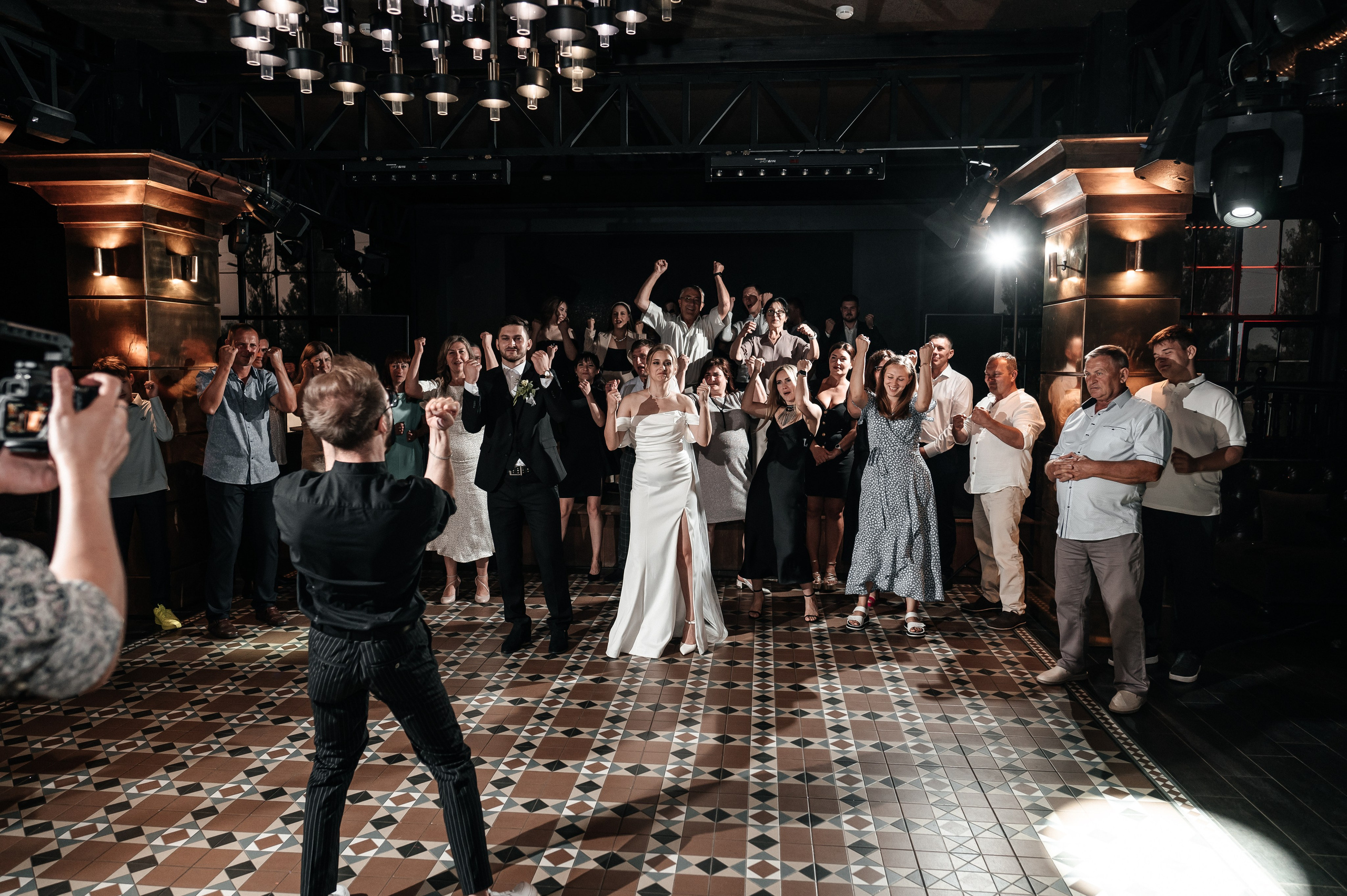 Даниил и Валерия. Черная утка. Полный день. Фотограф Екатерина Бочарникова