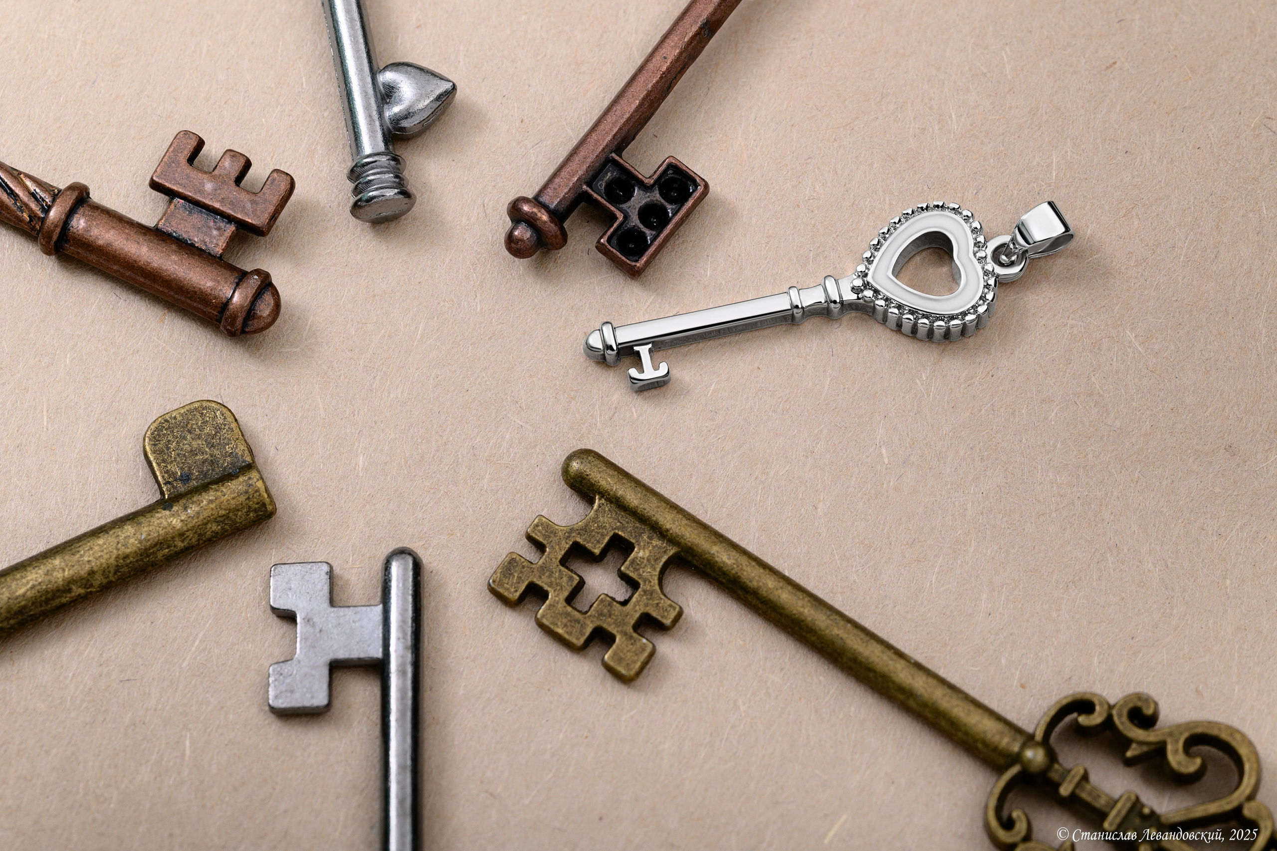 Предметы с глянцевой поверхностью. Предметный фотограф в Москве Станислав Левандовский