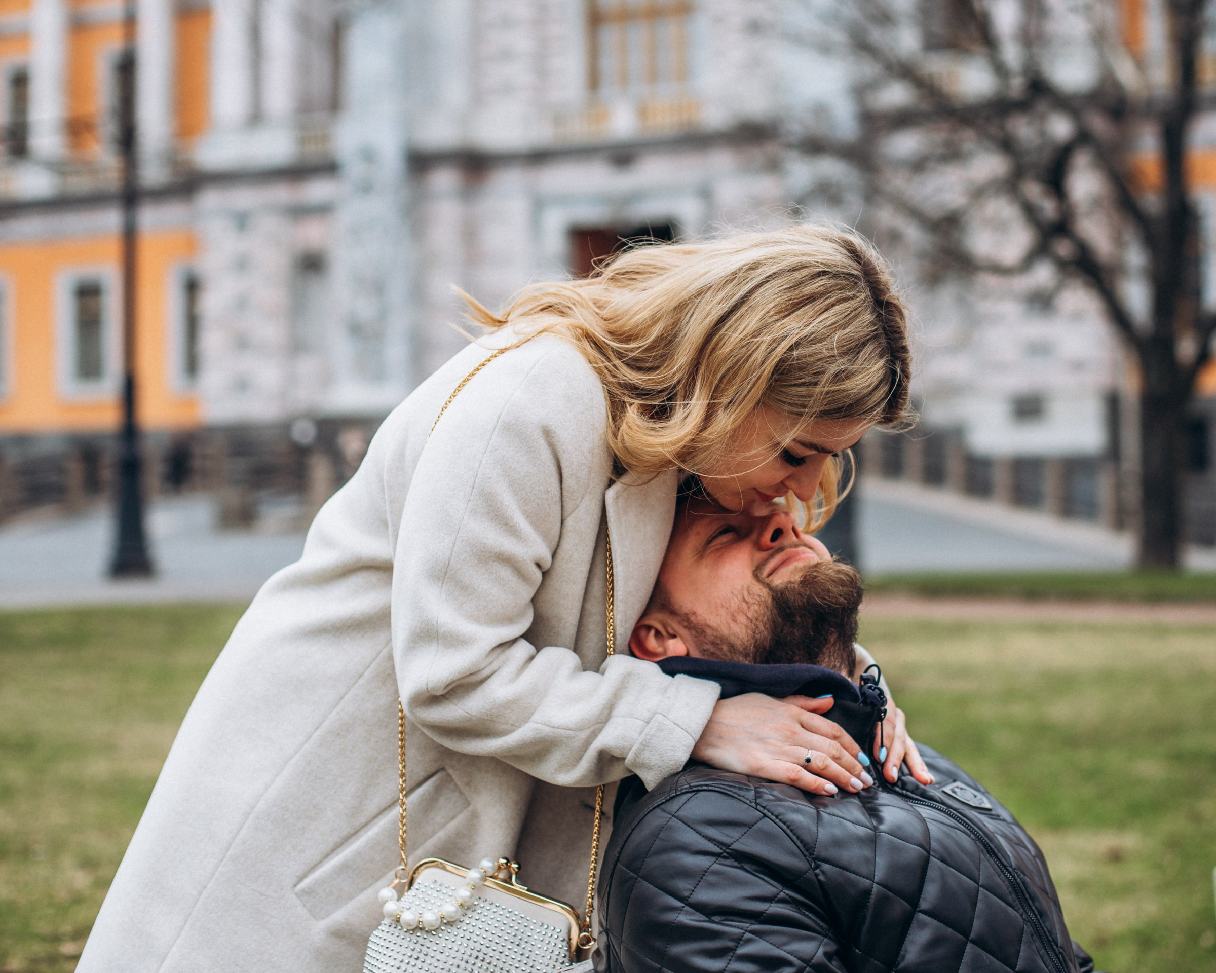 Максим и Юлия в апреле. Фотопрогулка в Петербурге. Индивидуальный и семейный фотограф в Санкт-Петербурге