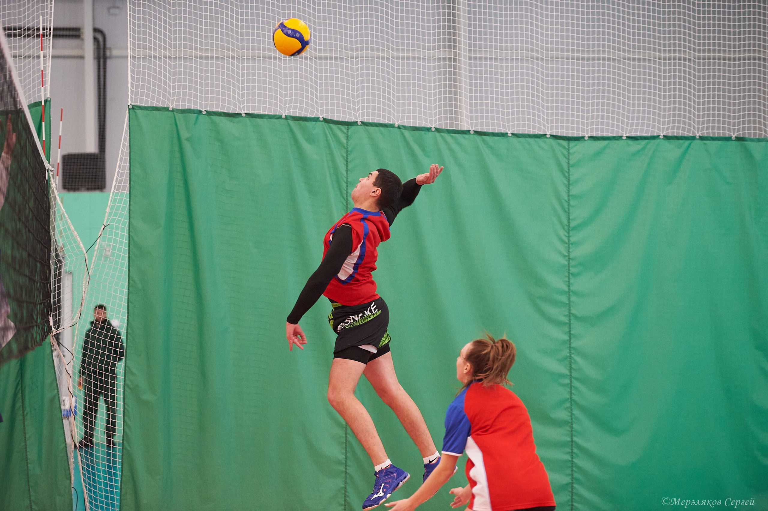 Новогодний волейбольный турнир. Ижевск. 16.12.23. Спортивный репортажный фотограф в Ижевске Сергей Мерзляков