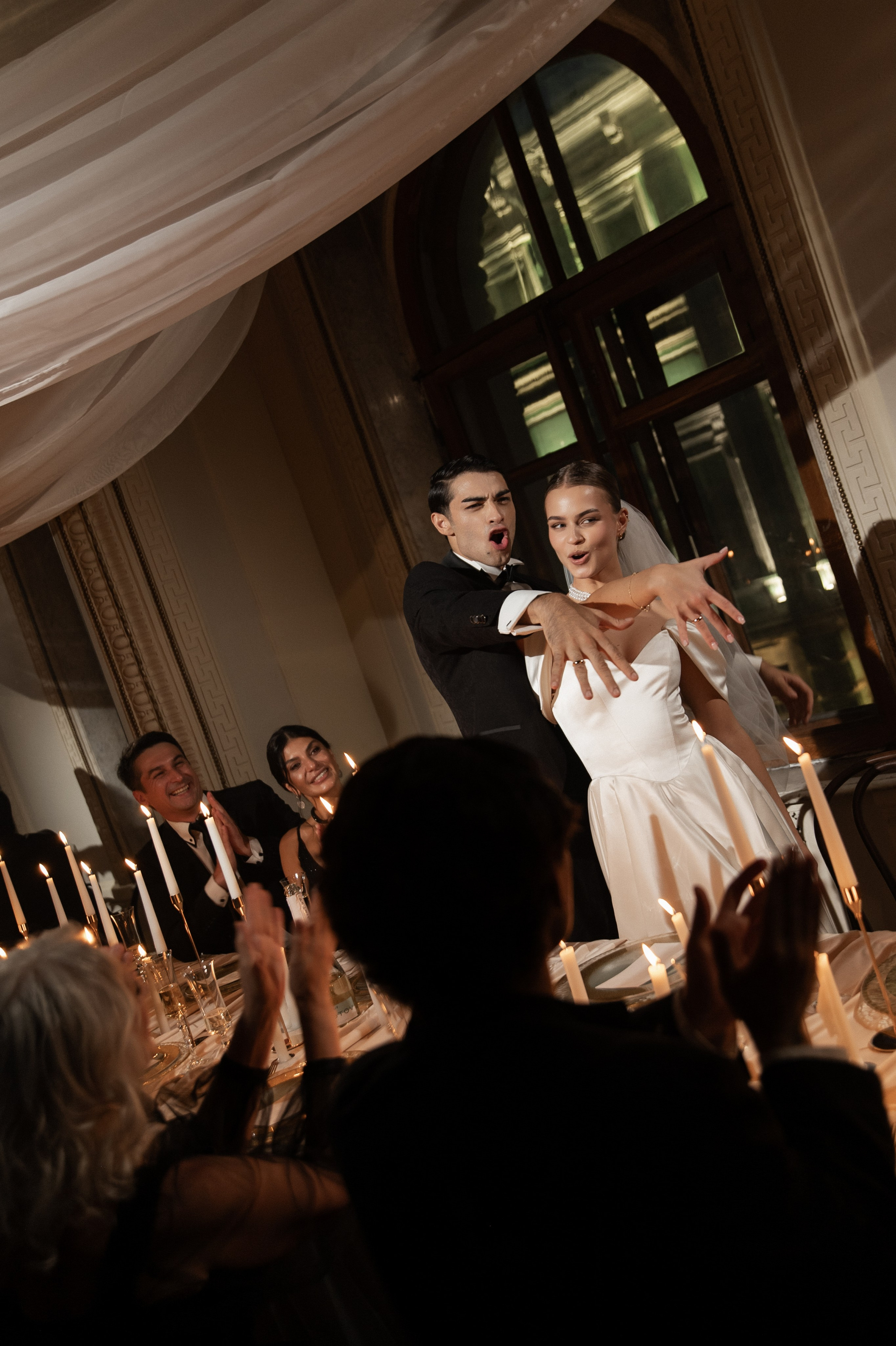 Камерный свадебный ужин при свечах в старинном особняке в фотостудии 21. Kult. Ярослава Ерина — свадебный фотограф в Москве