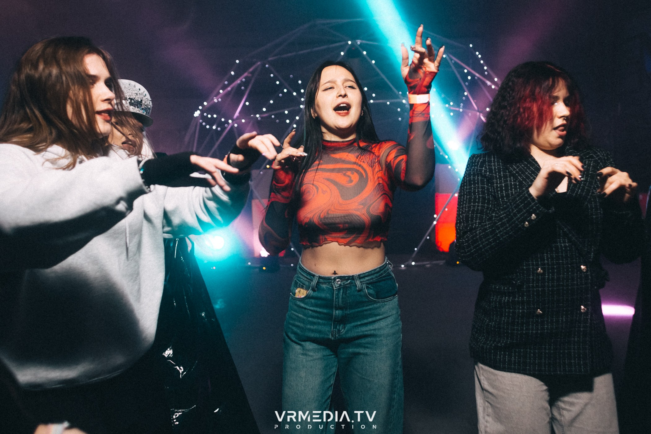 WEEKEND HALL в культурном пространстве «Редакция»