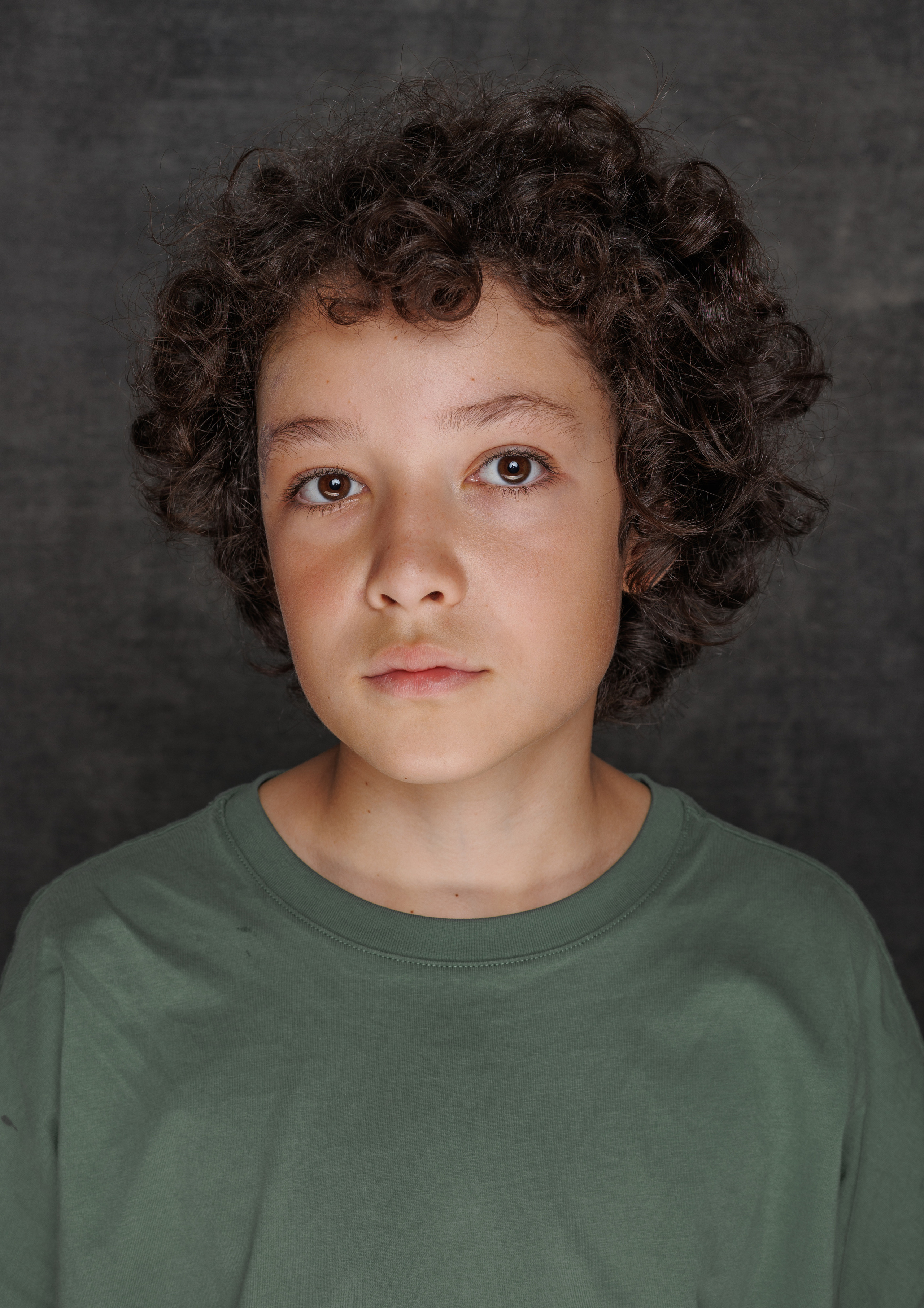 ЛЕОН. Я фотограф из Москвы к Вашим услугам