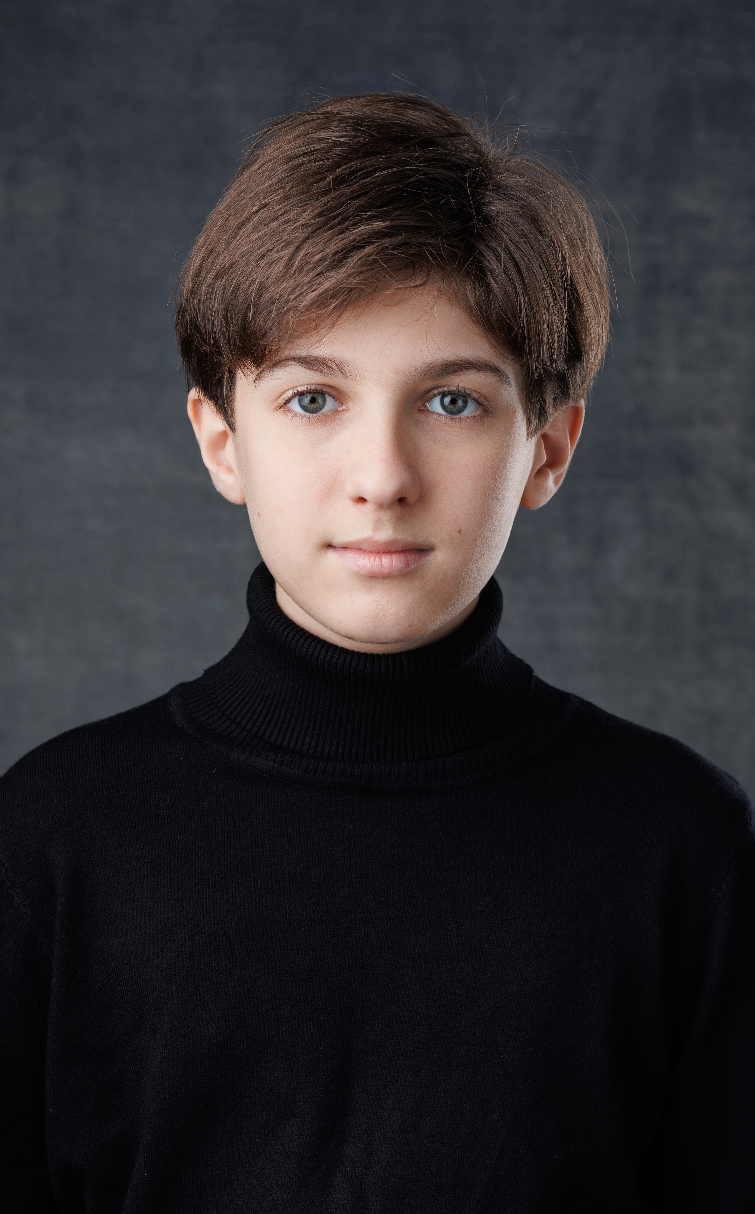 АРТЁМ. Я фотограф из Москвы к Вашим услугам