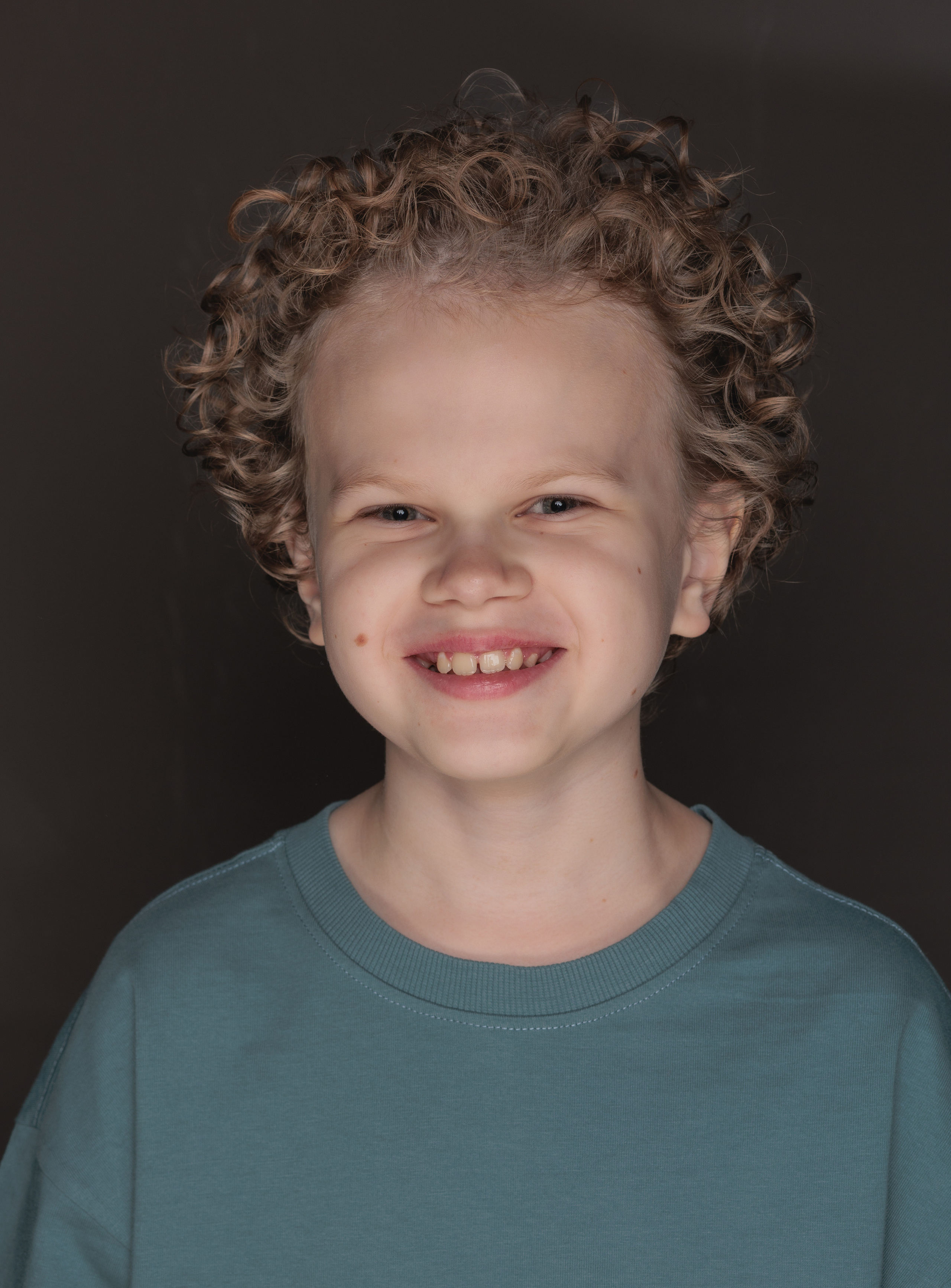 АНДРЕЙ. Я фотограф из Москвы к Вашим услугам