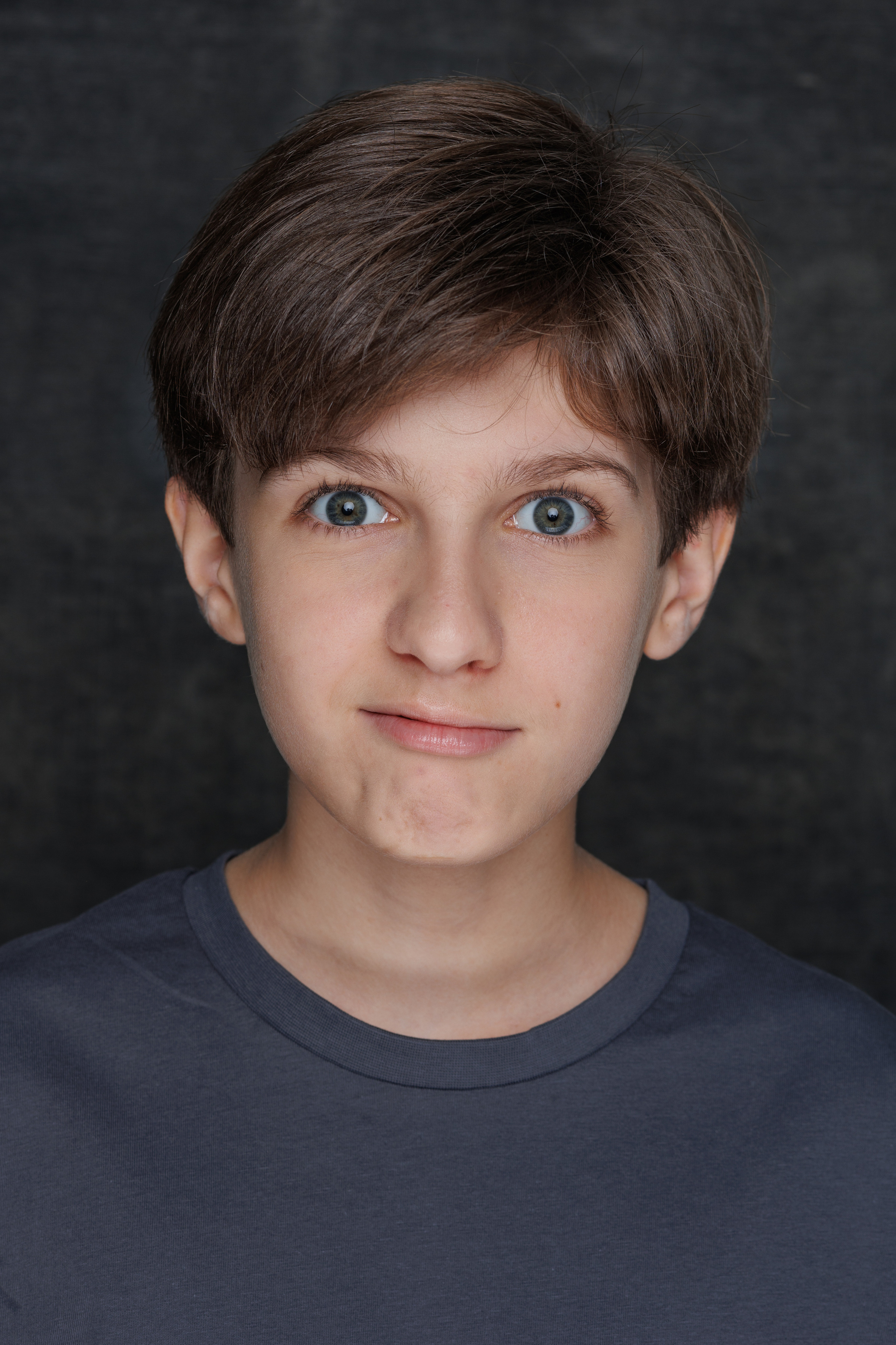 АРТЁМ. Я фотограф из Москвы к Вашим услугам