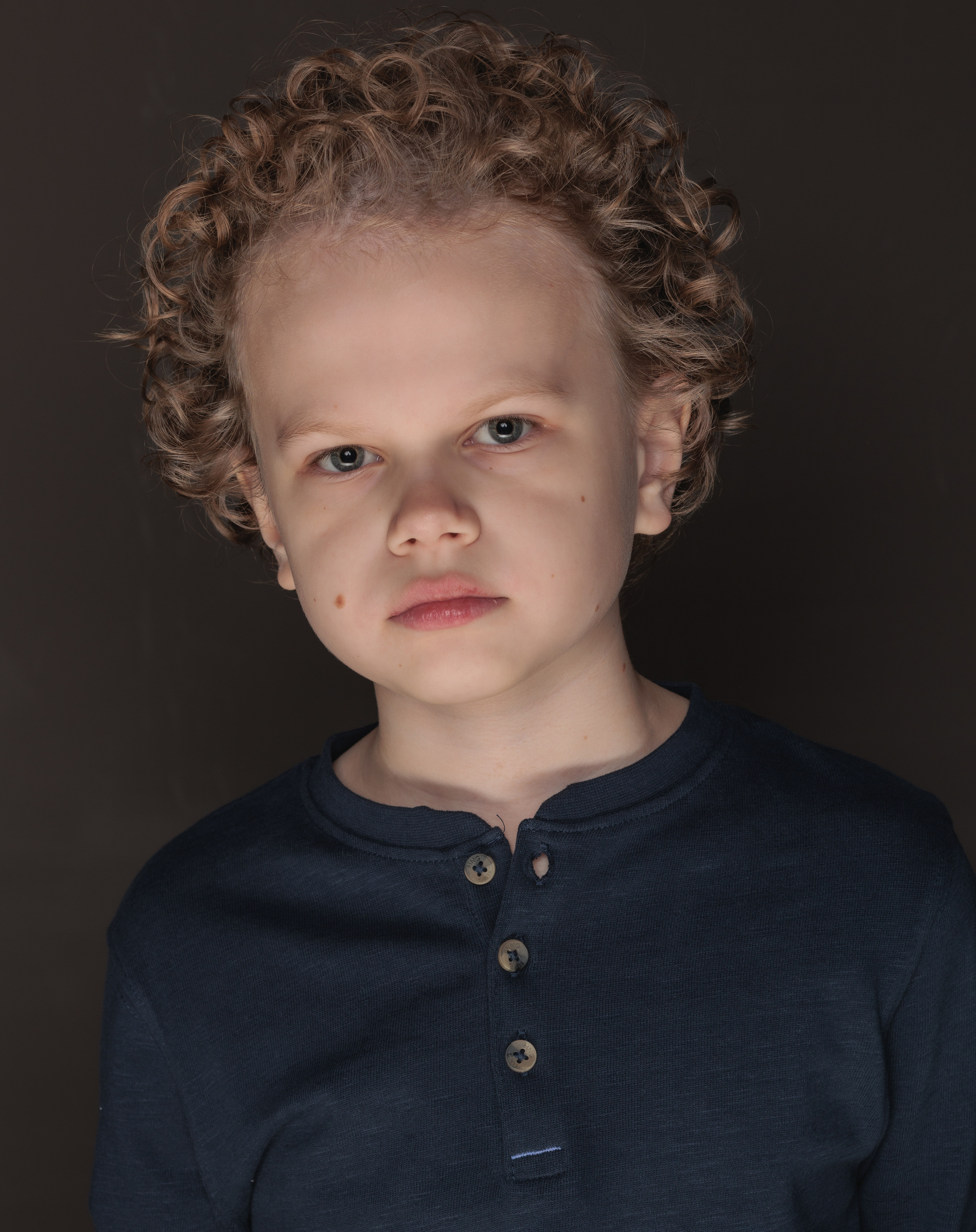 АНДРЕЙ. Я фотограф из Москвы к Вашим услугам