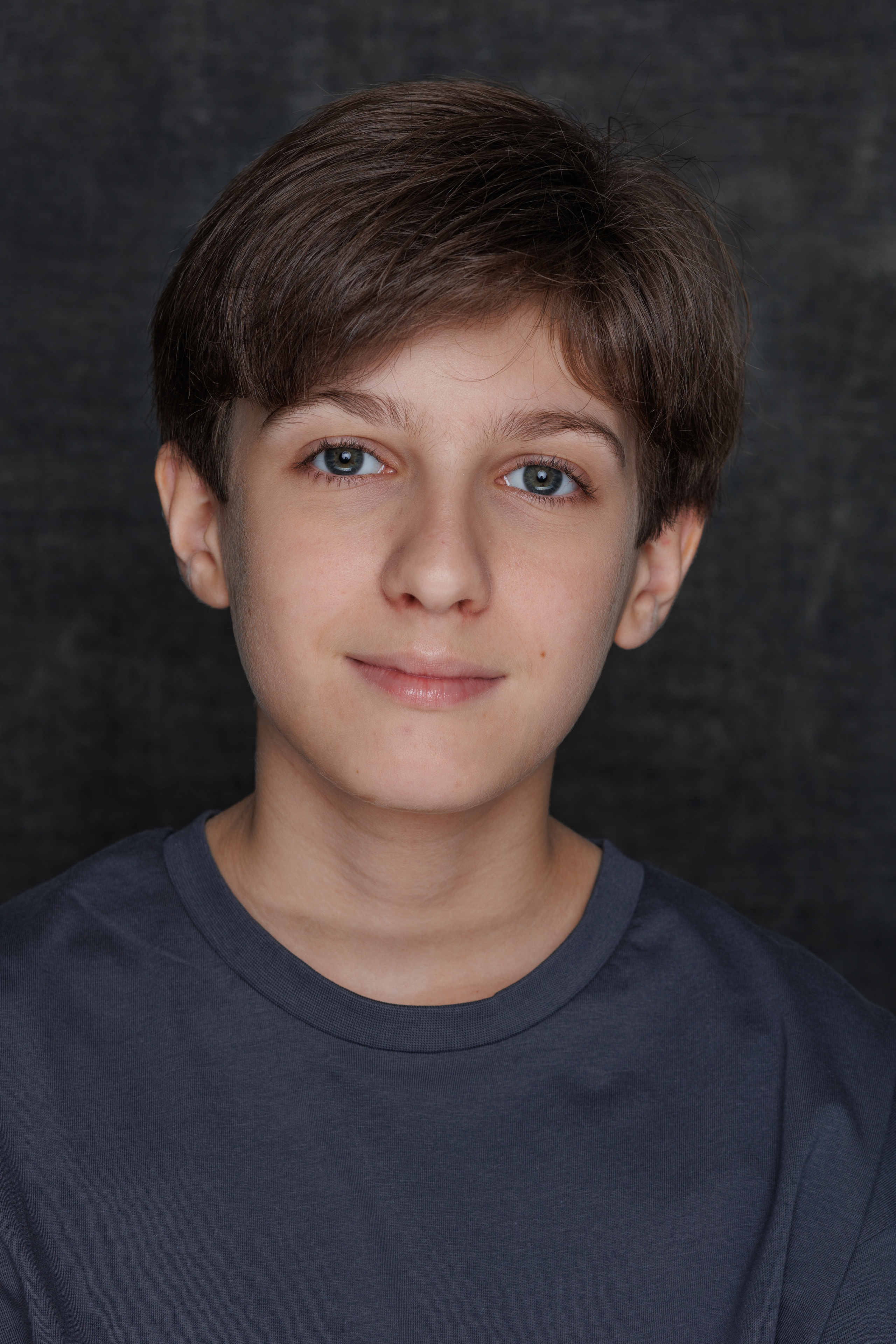 АРТЁМ. Я фотограф из Москвы к Вашим услугам