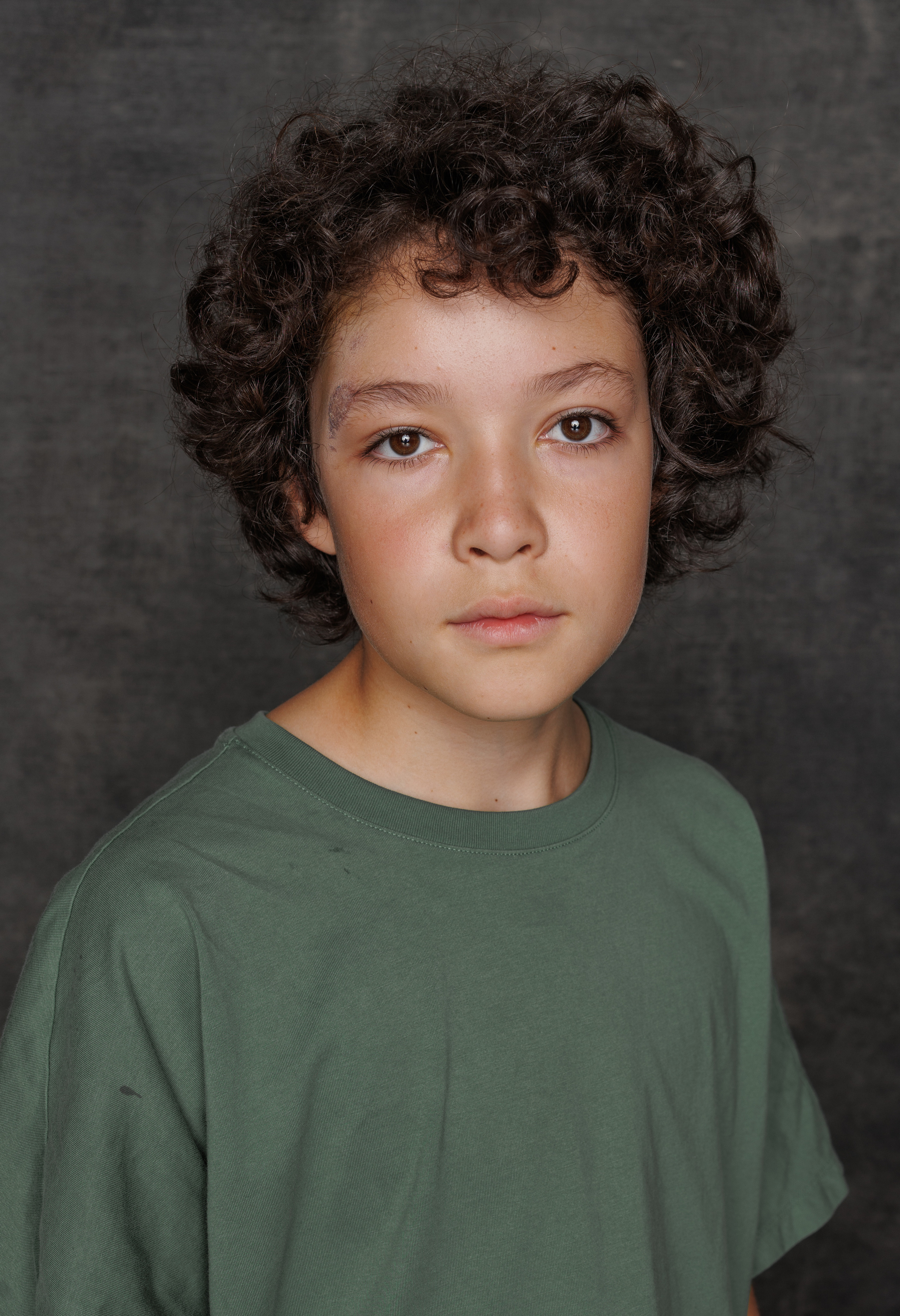 ЛЕОН. Я фотограф из Москвы к Вашим услугам