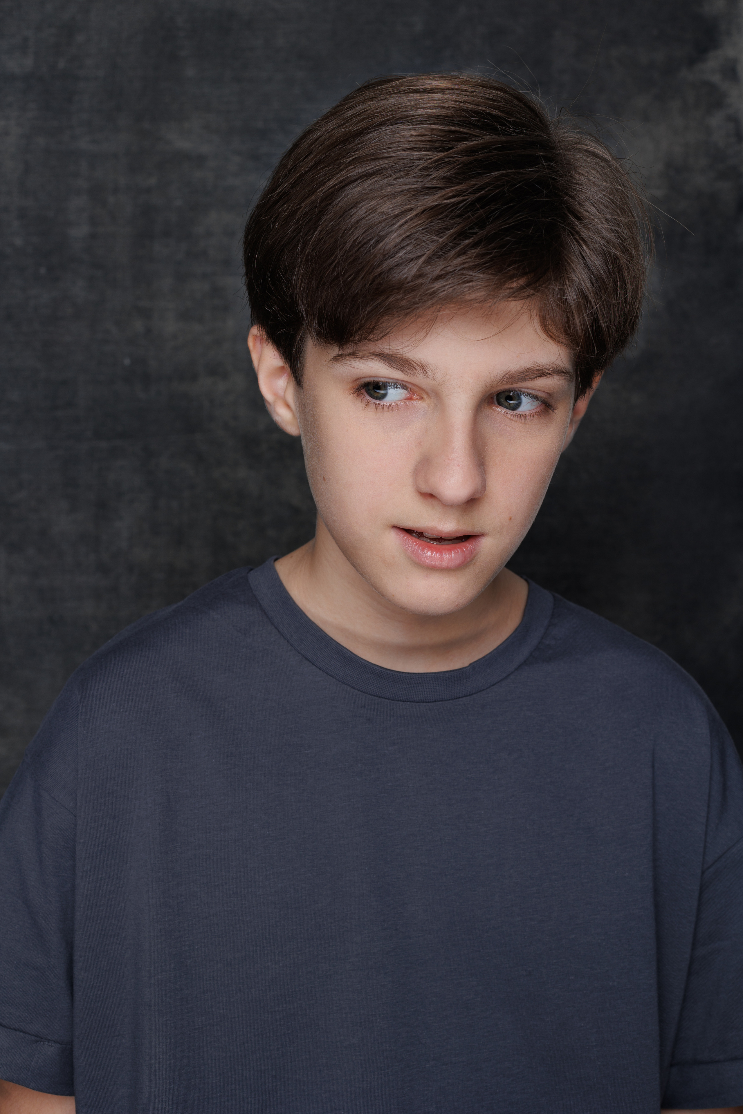 АРТЁМ. Я фотограф из Москвы к Вашим услугам