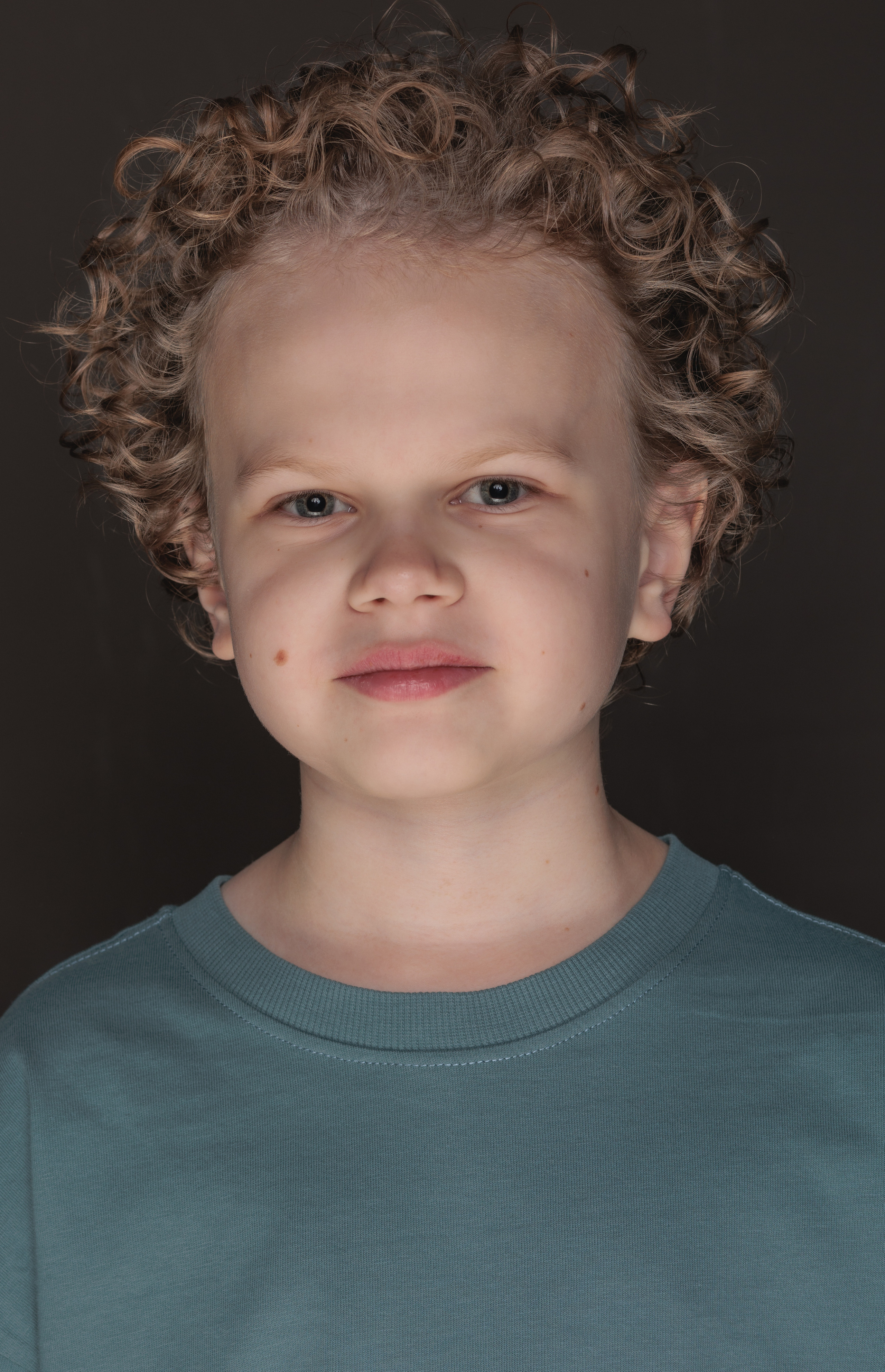 АНДРЕЙ. Я фотограф из Москвы к Вашим услугам