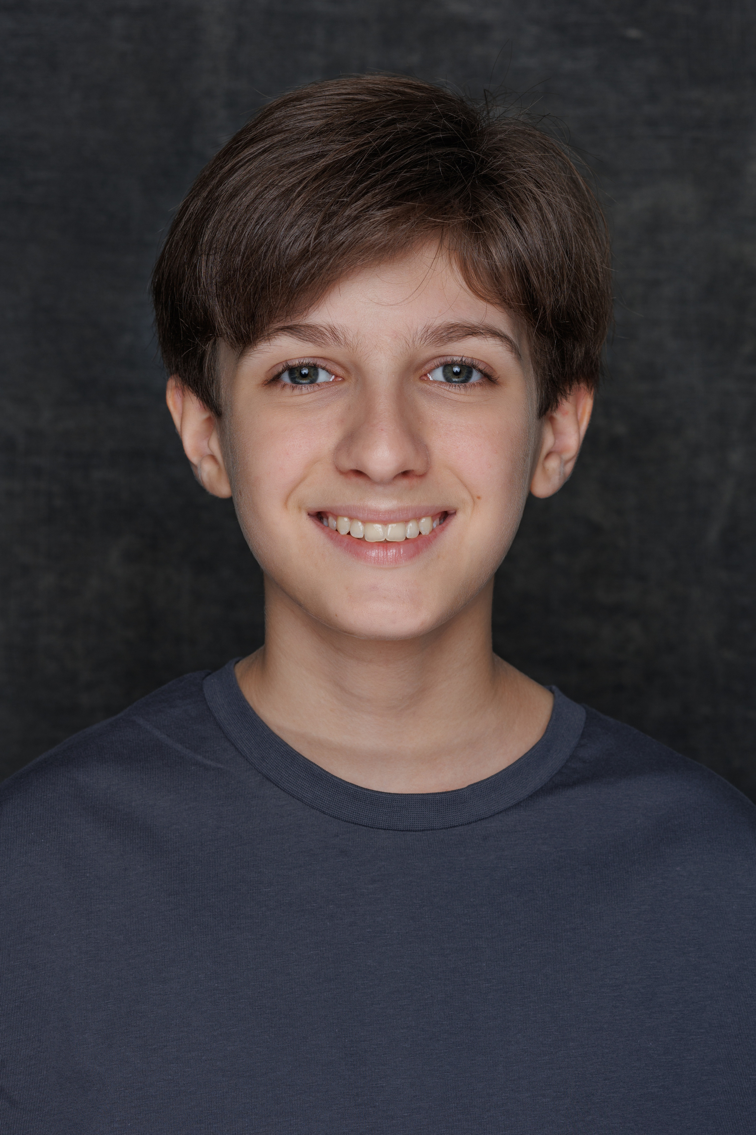 АРТЁМ. Я фотограф из Москвы к Вашим услугам