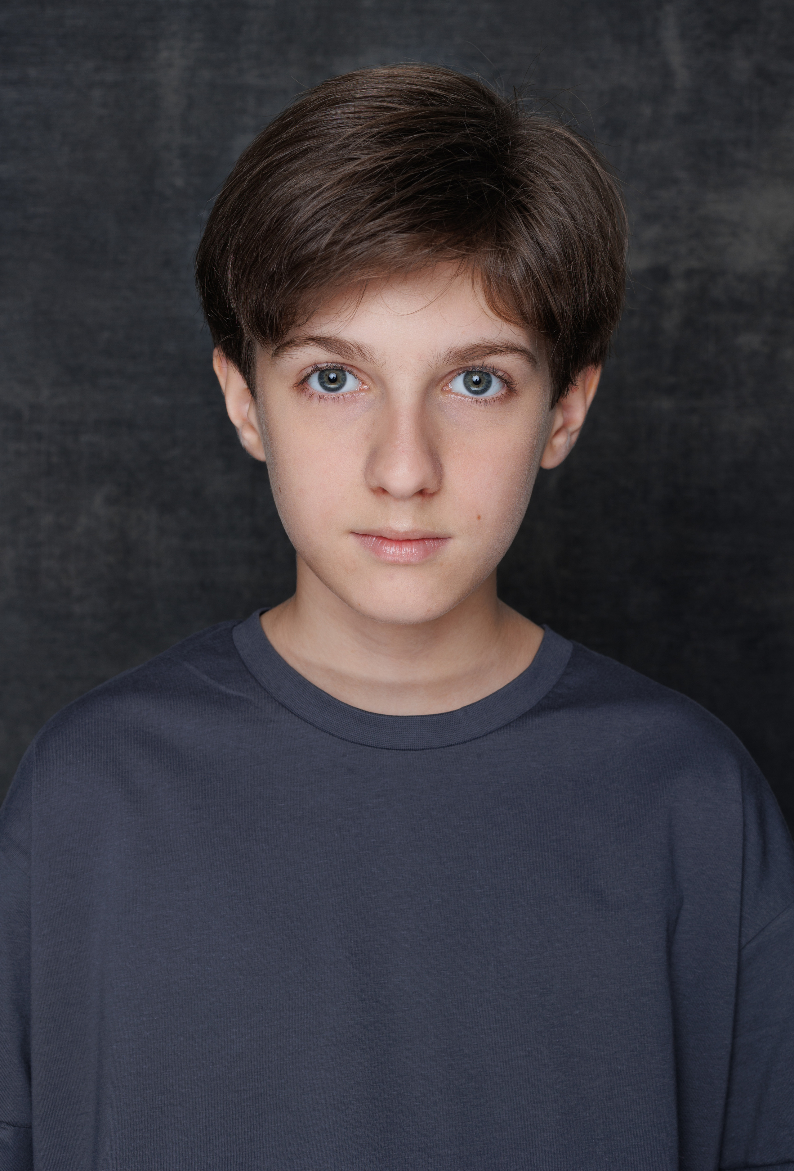 АРТЁМ. Я фотограф из Москвы к Вашим услугам