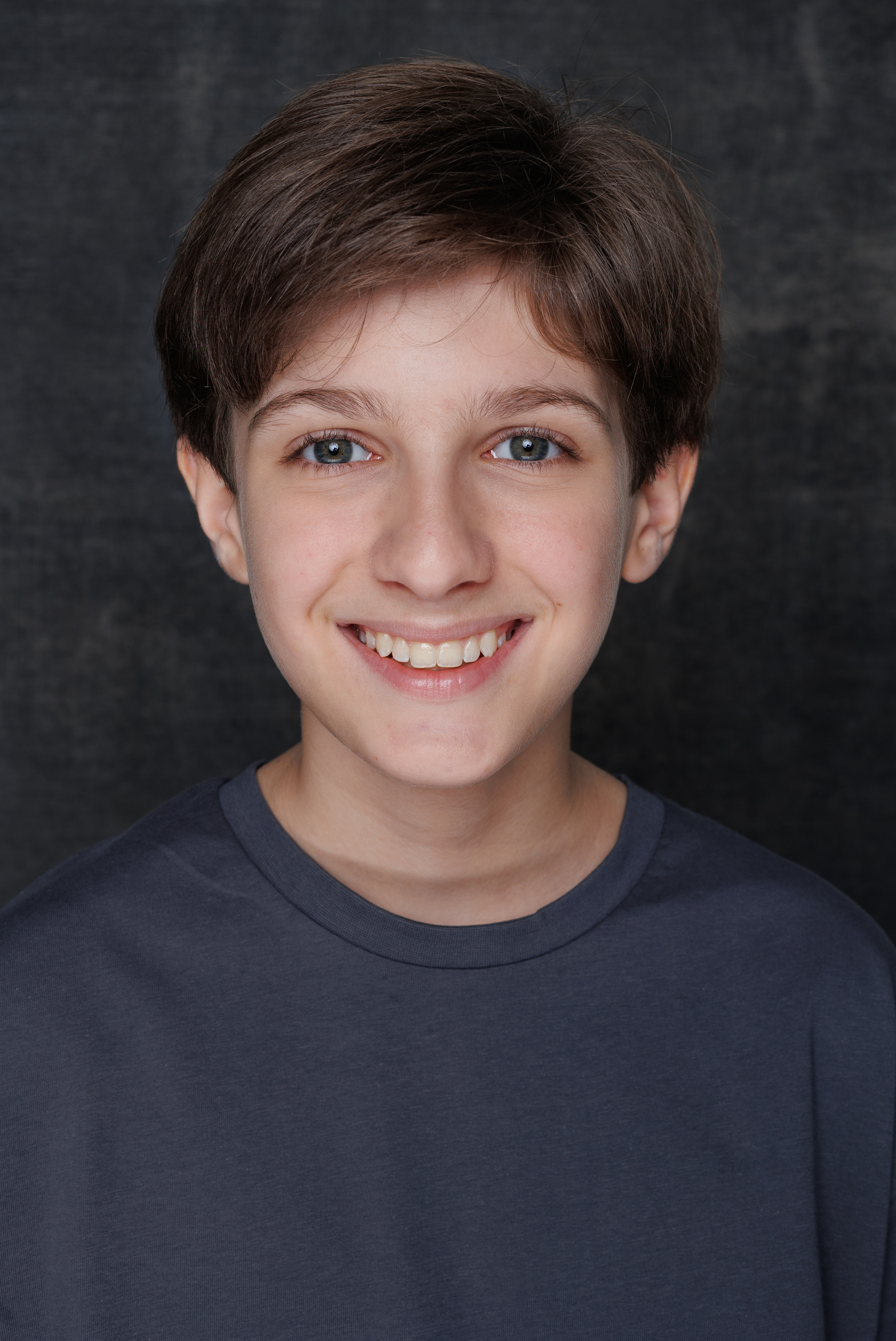 АРТЁМ. Я фотограф из Москвы к Вашим услугам