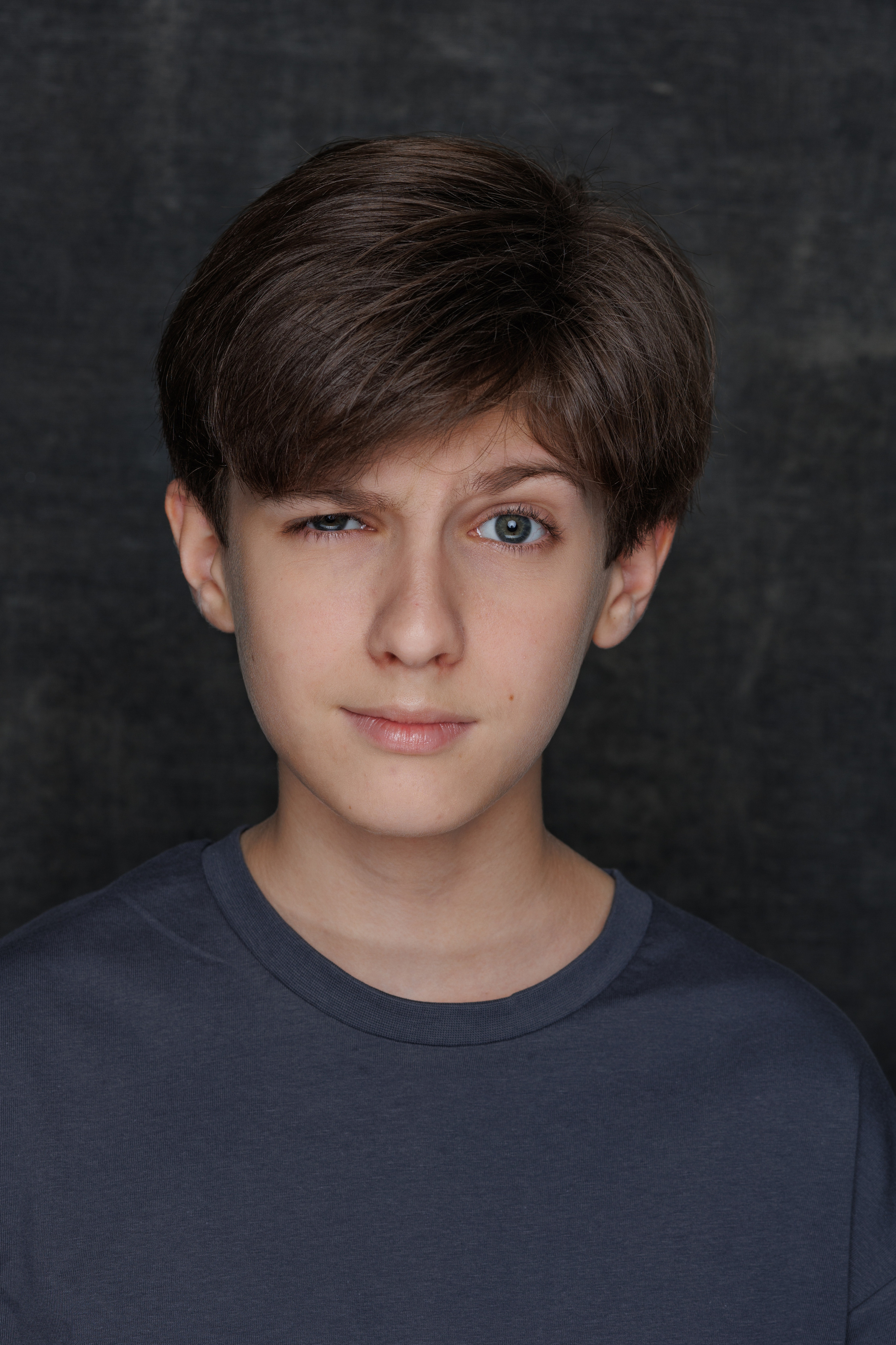 АРТЁМ. Я фотограф из Москвы к Вашим услугам