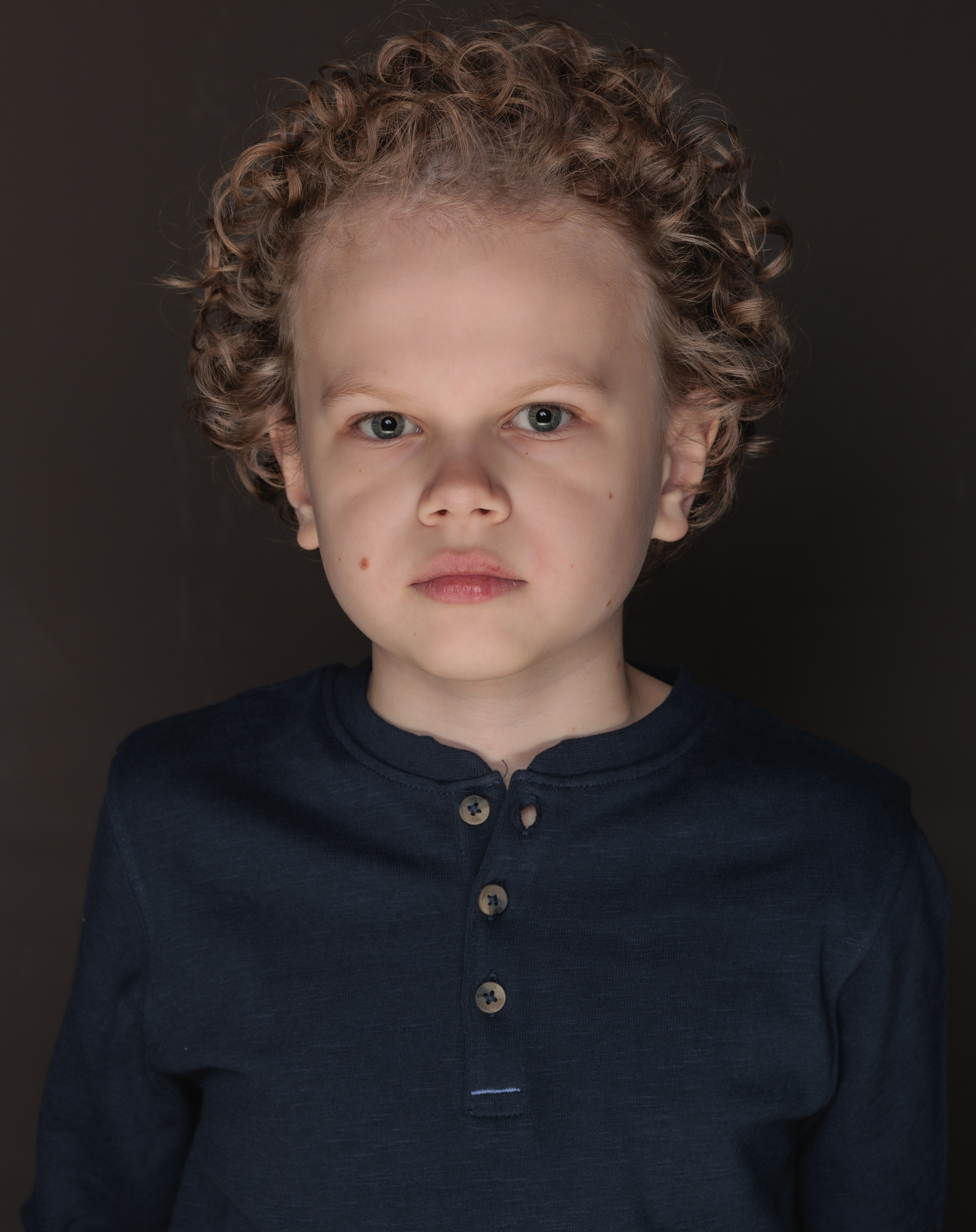 АНДРЕЙ. Я фотограф из Москвы к Вашим услугам