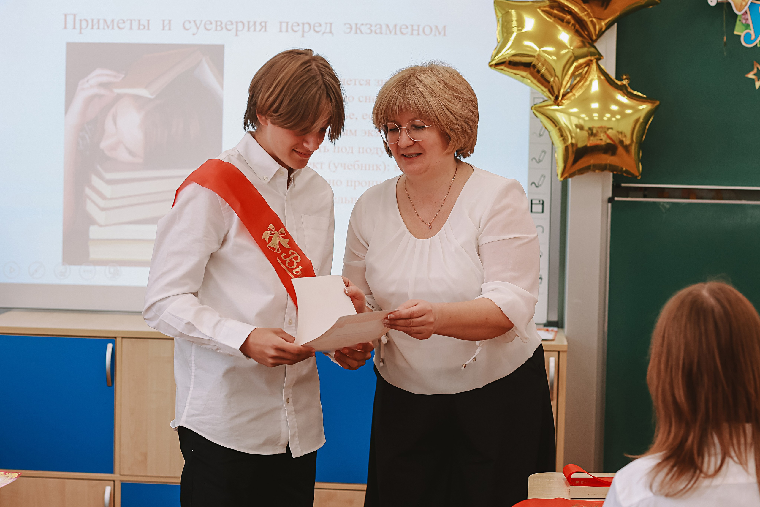 Последний звонок. Семейный фотограф Тюмень, фотограф на роды Салмина Мария