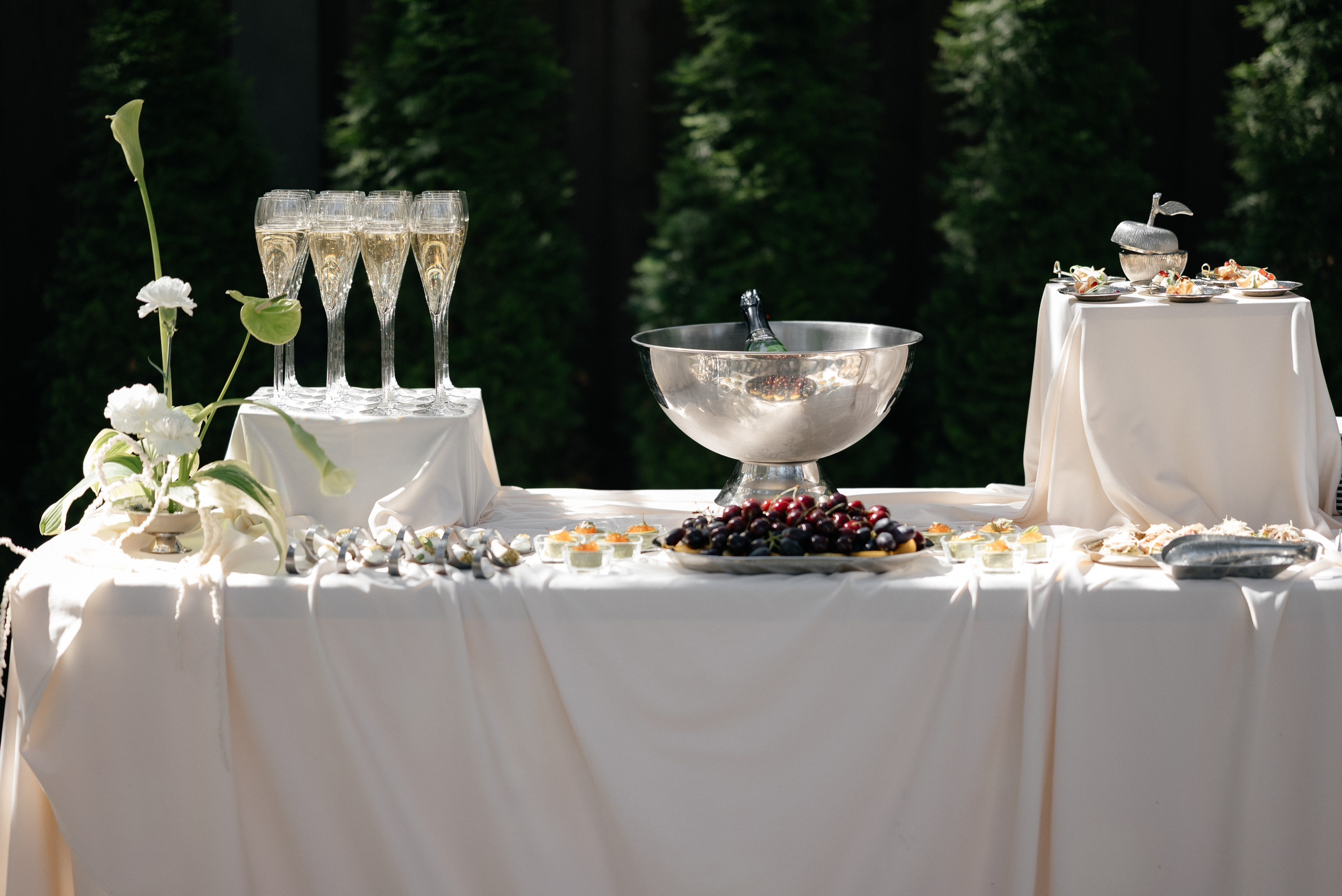 Wedding day in DELICE CHALET. Wedding PHOTOGRAPHER Andrew Vnukov