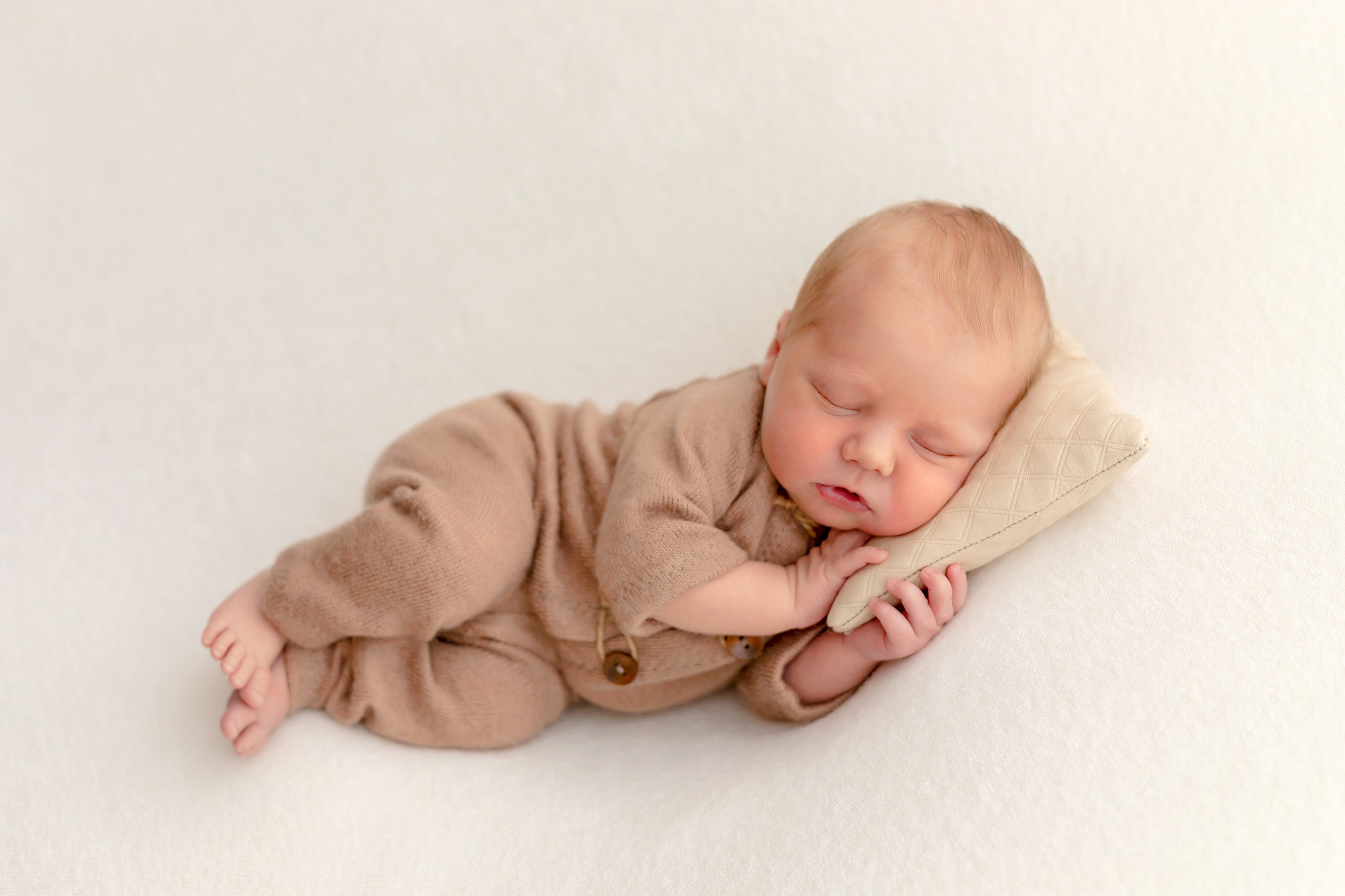 Новорожденные до 28 дней. Фотограф новорожденных в Тюмени