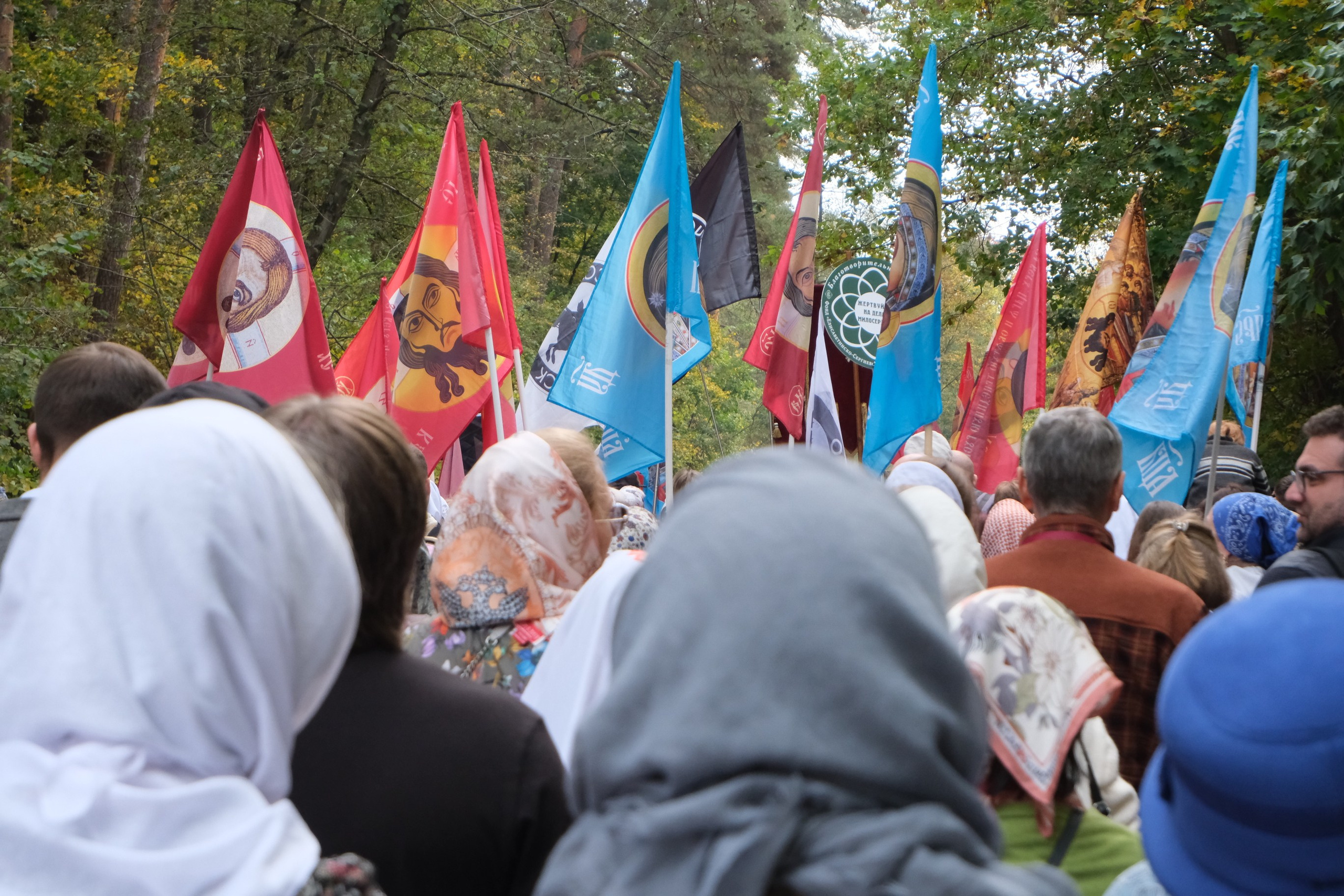 XV Елисаветинский крестный ход. Кудри под панамой