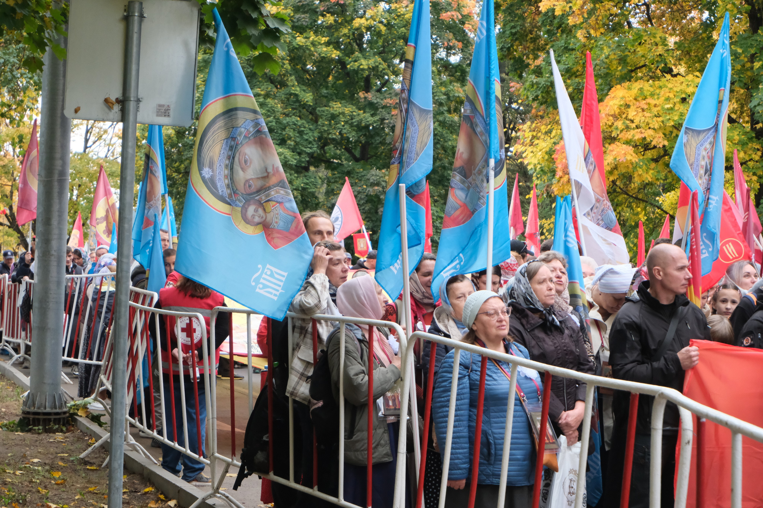 XV Елисаветинский крестный ход. Кудри под панамой