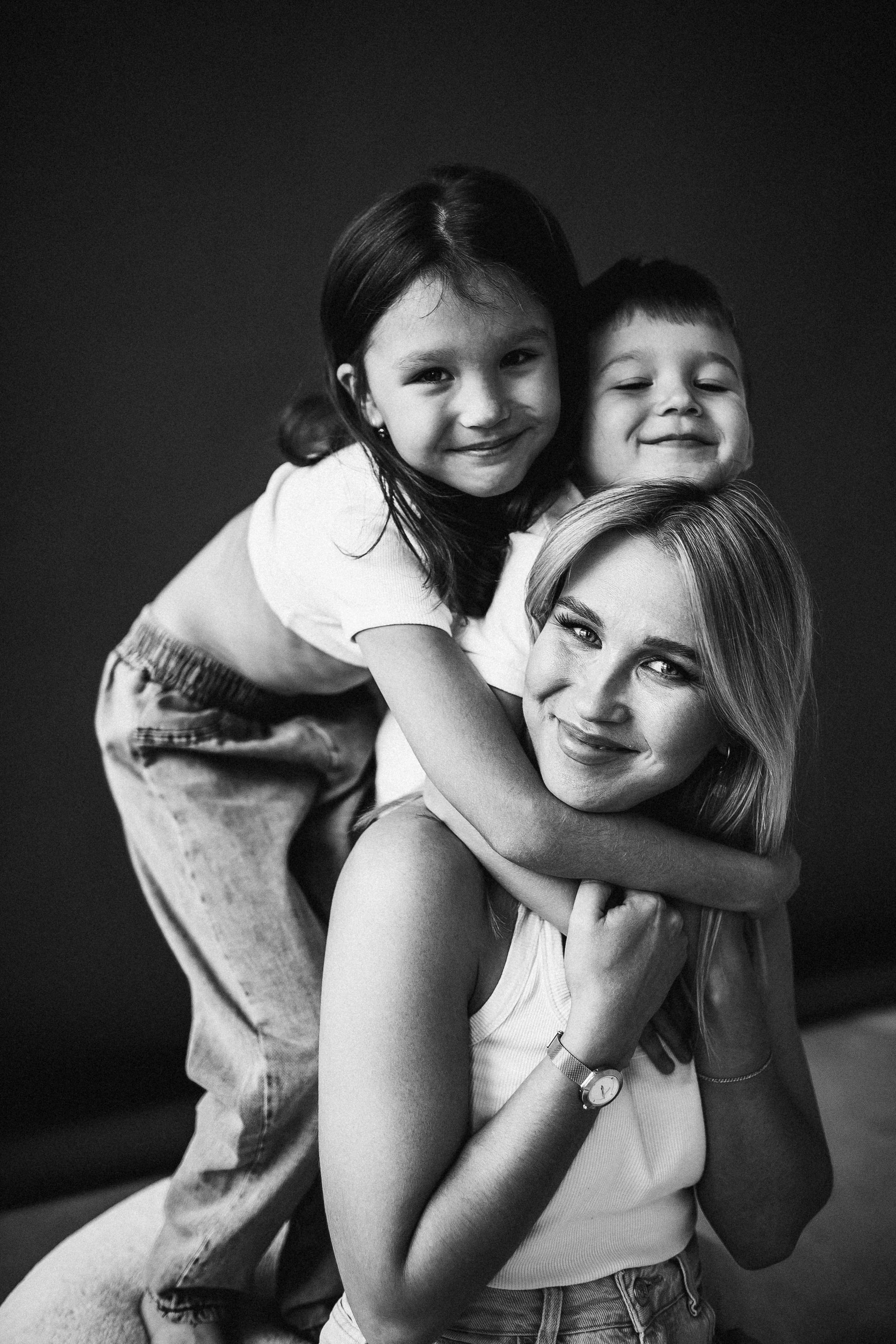 Женя с детками. Семейная съемка — это красивый способ признаться своей семье в любви