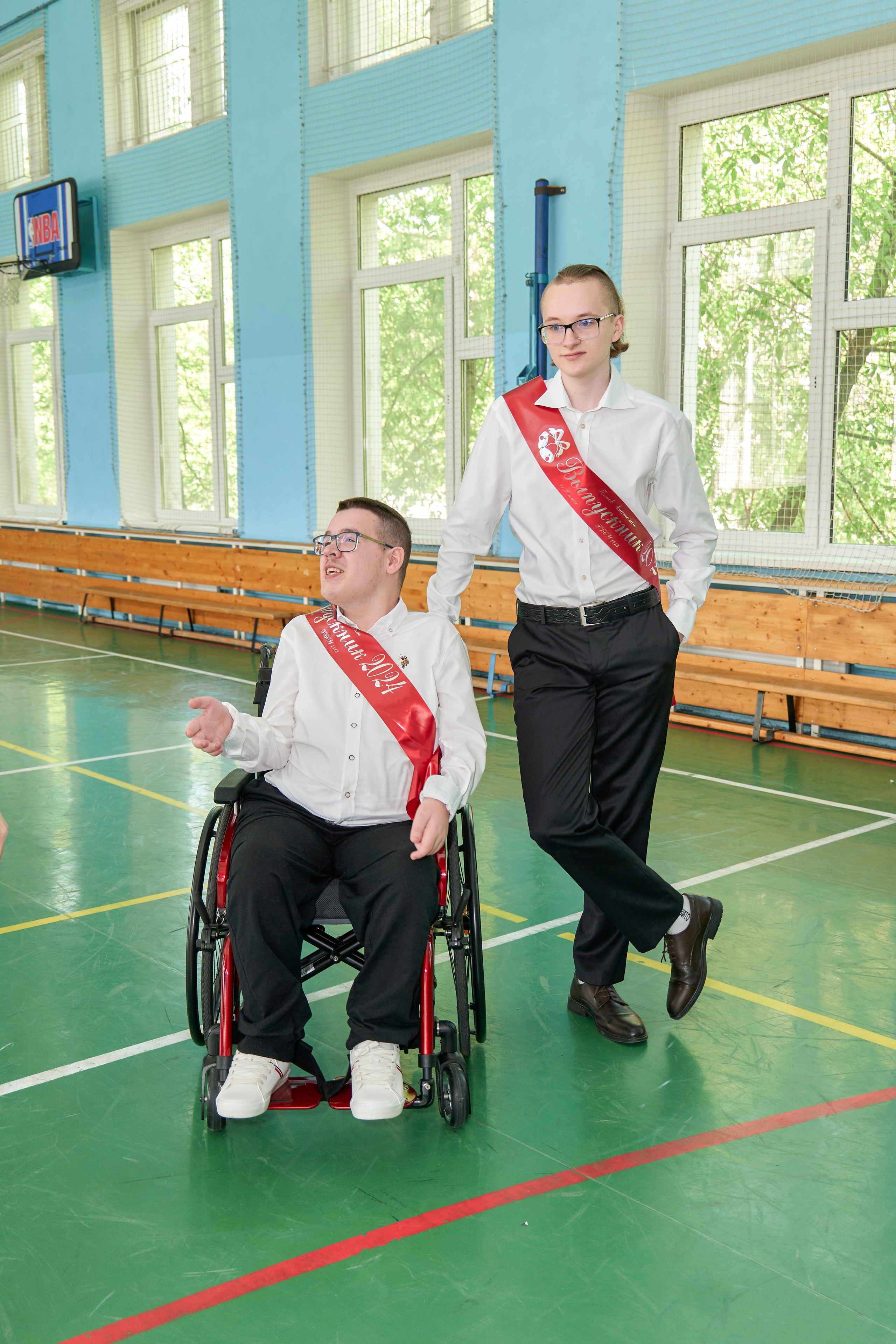 Последний звонок школа 1413. Детский и семейный фотограф г. Москва Оксана Катаджи