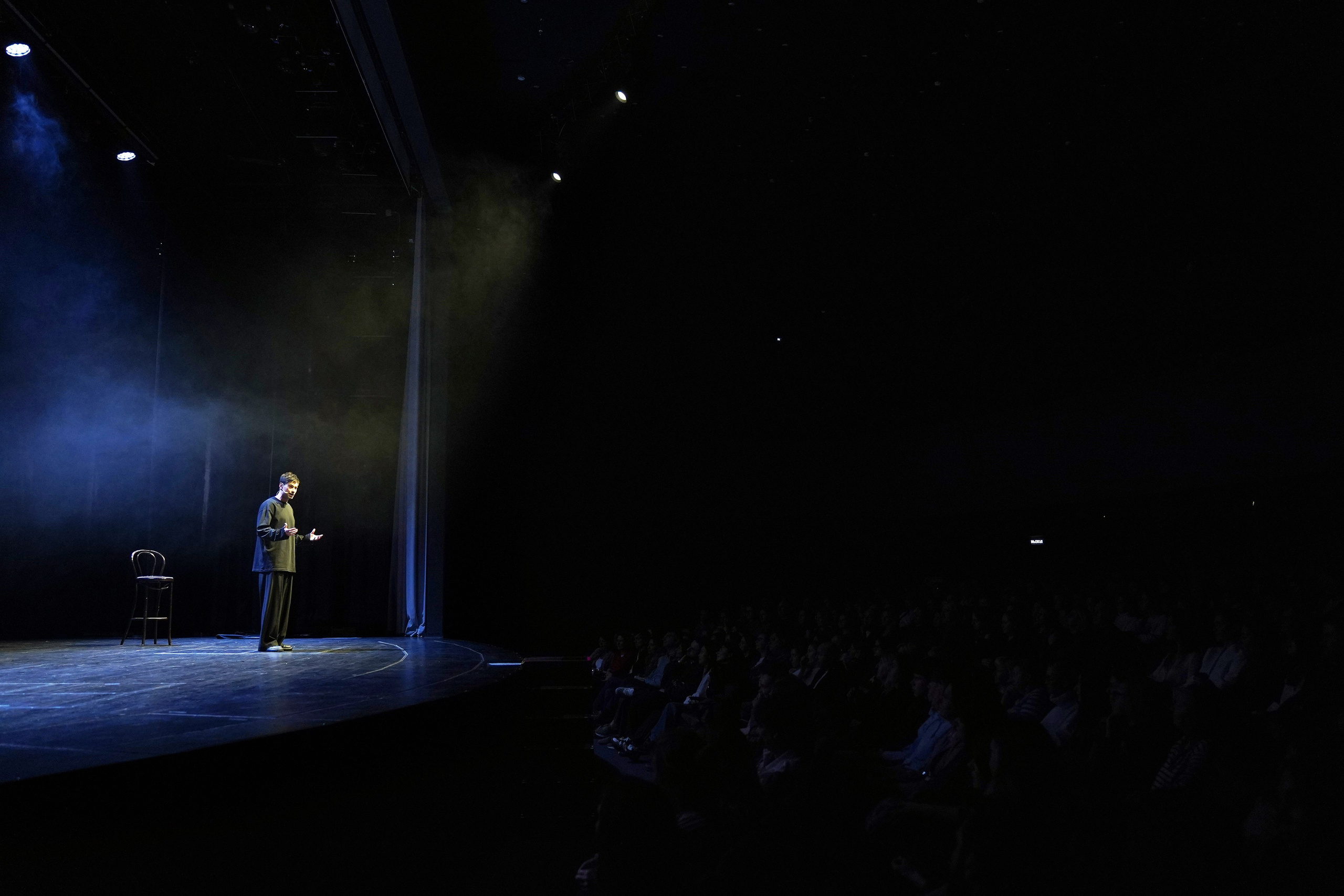 Спектакль МАНЕ. Фотограф